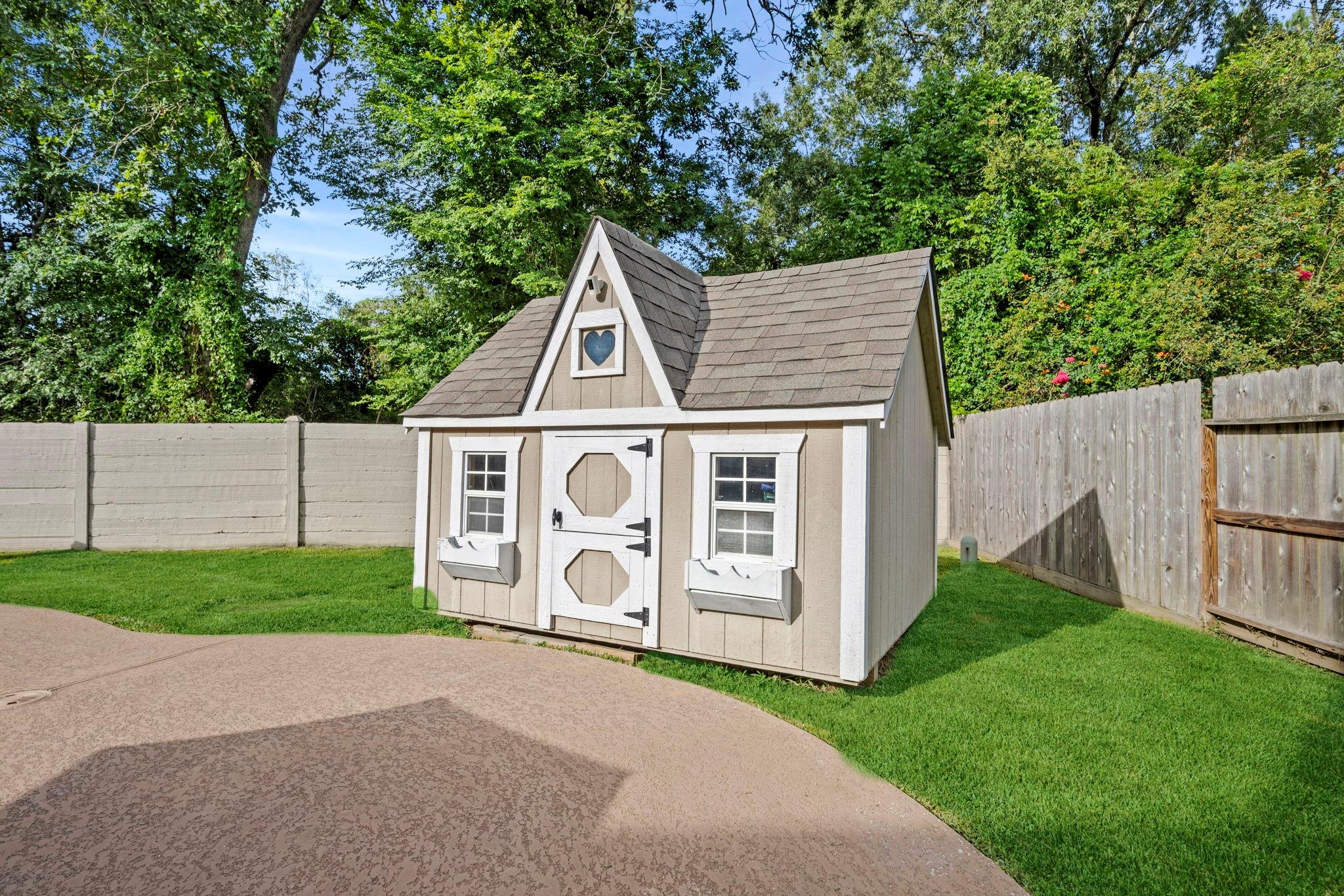 3823 Spruce Bay Drive