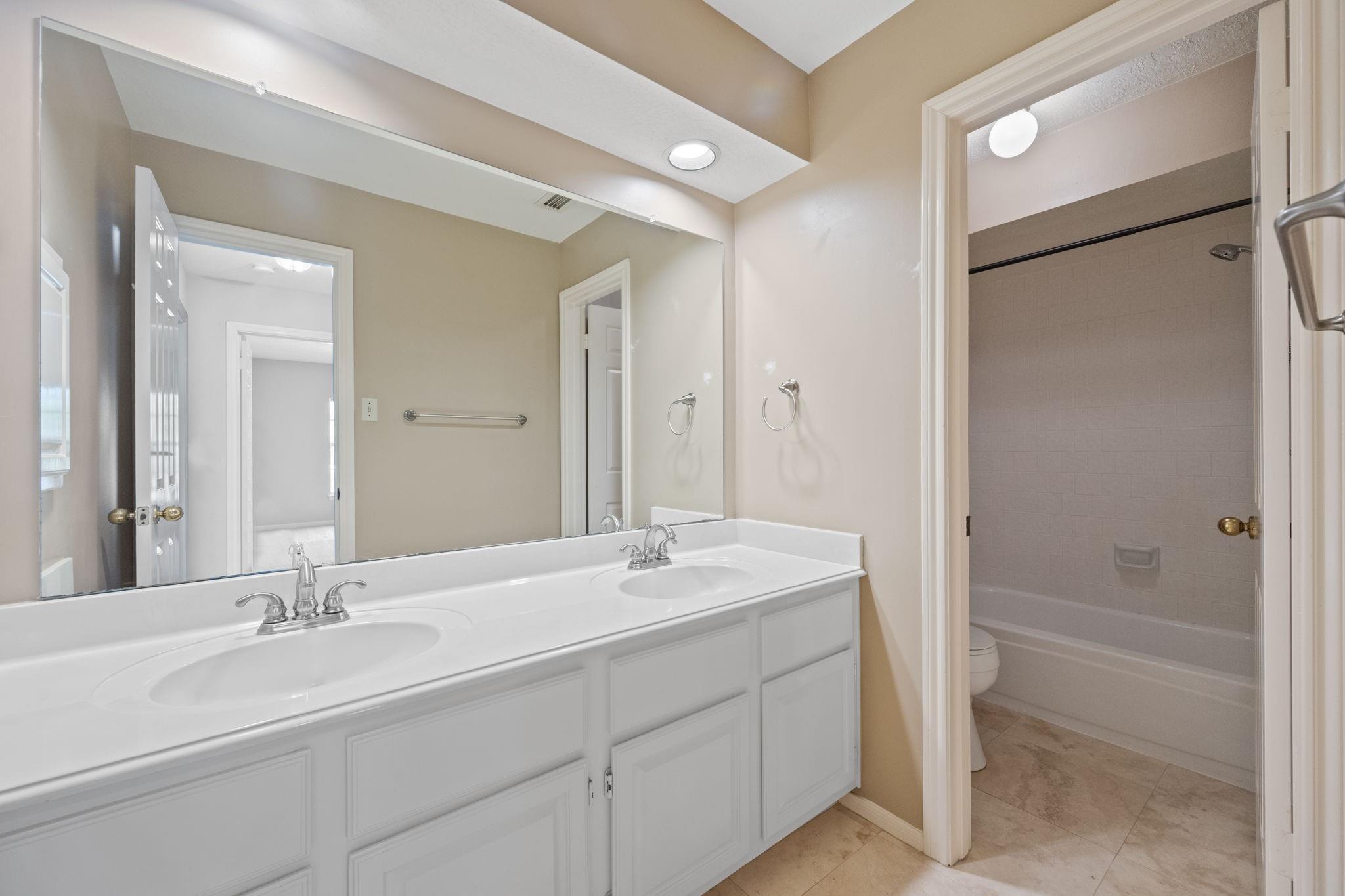 3307 Greenwood Glen Drive
