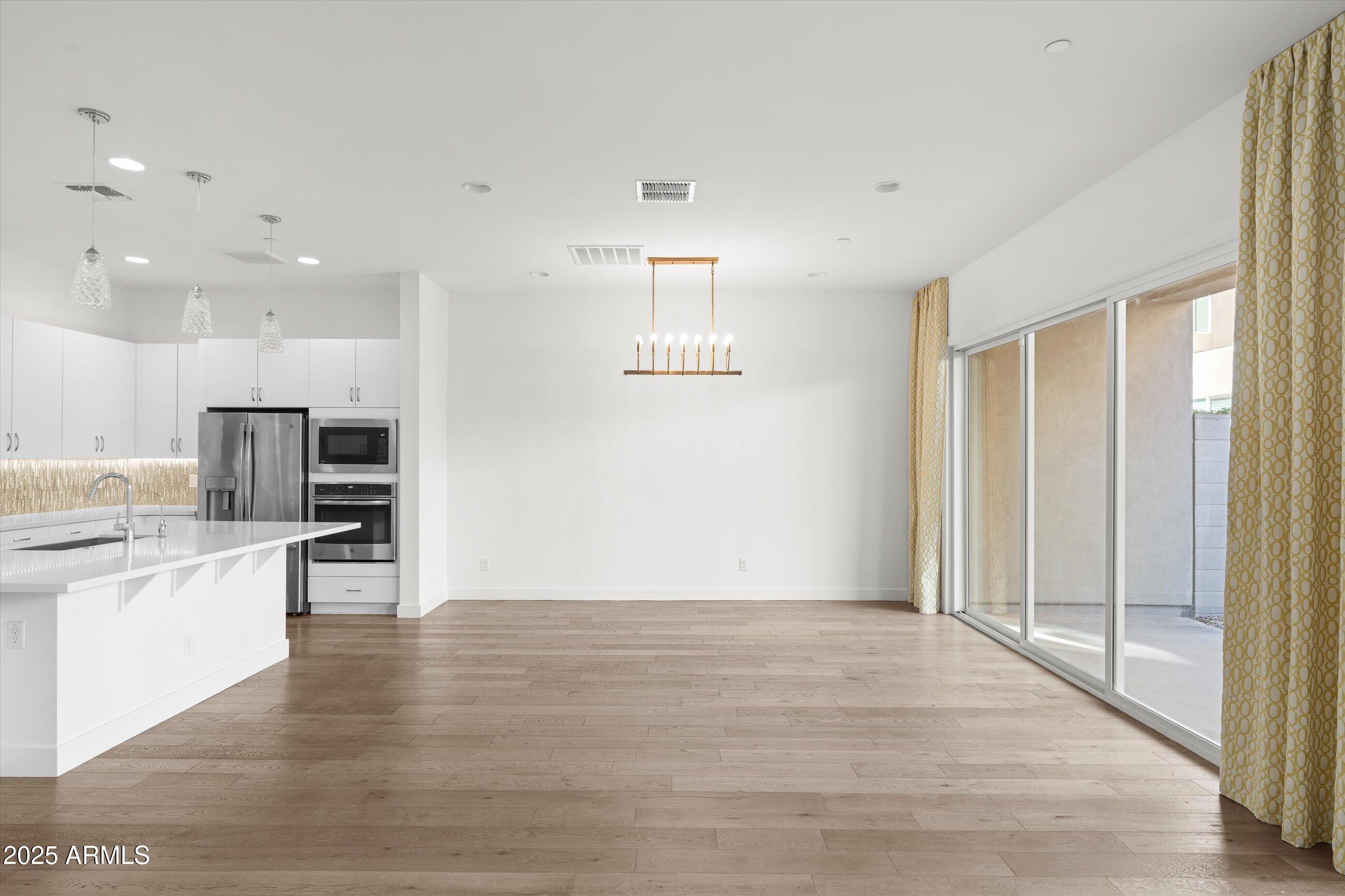 6924 E LYRA Drive