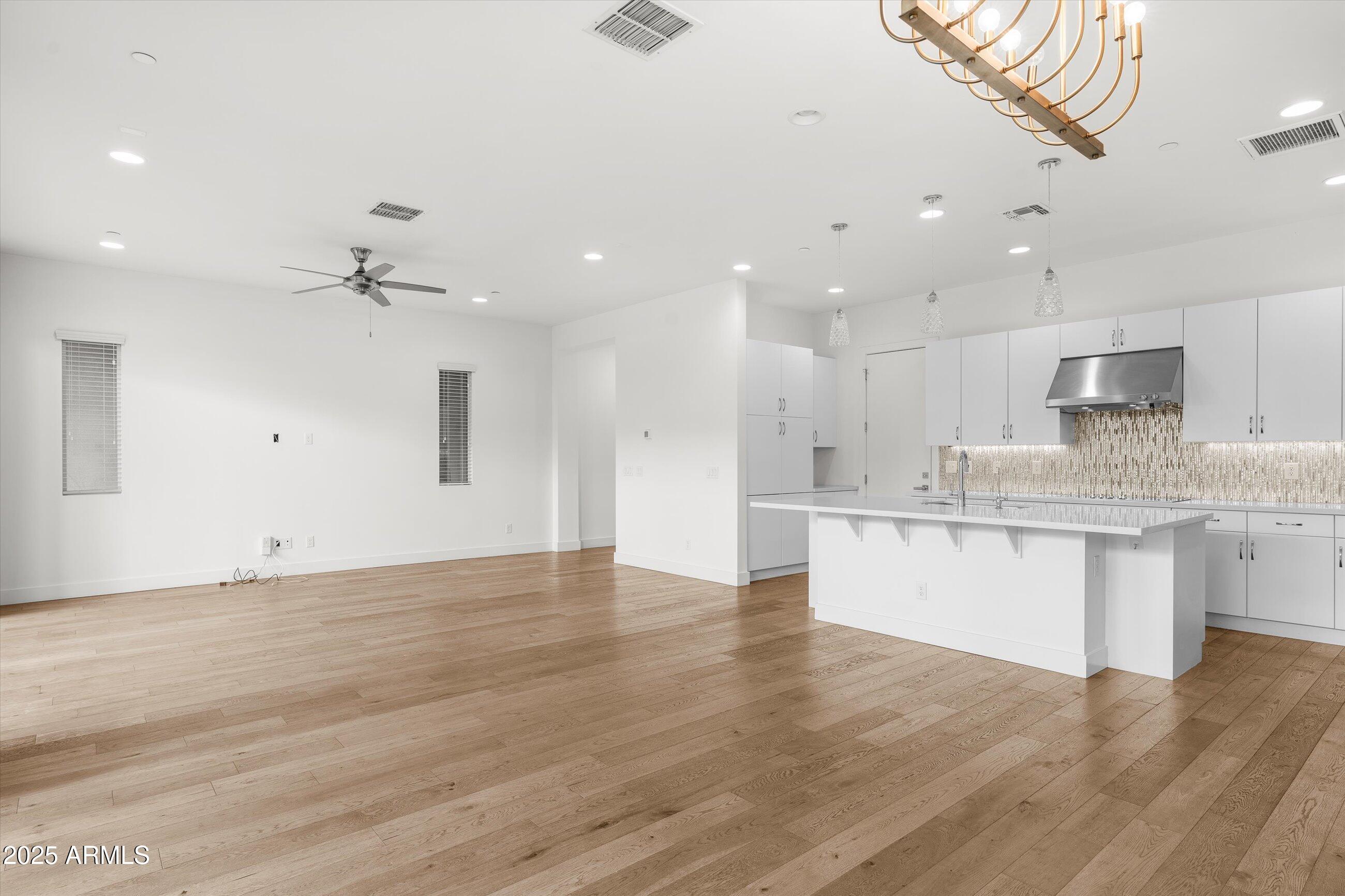 6924 E LYRA Drive