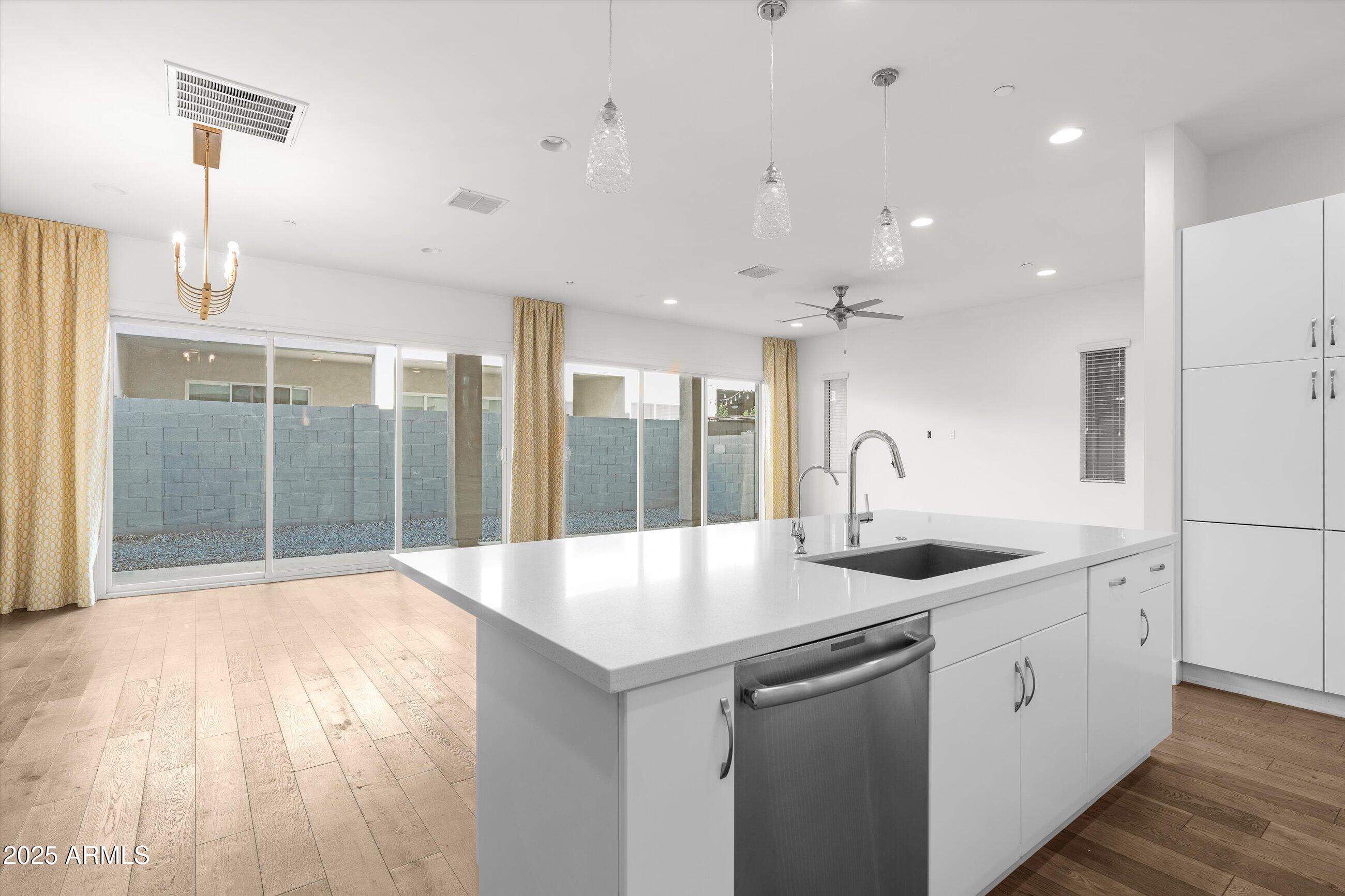 6924 E LYRA Drive
