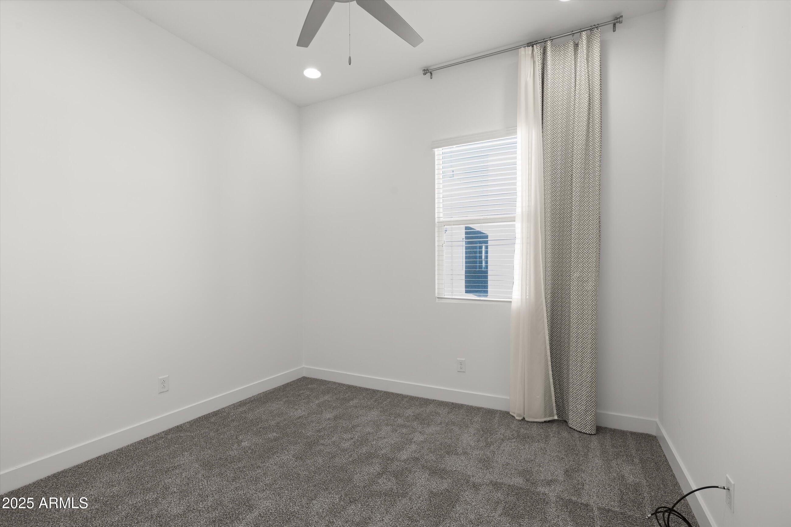 6924 E LYRA Drive