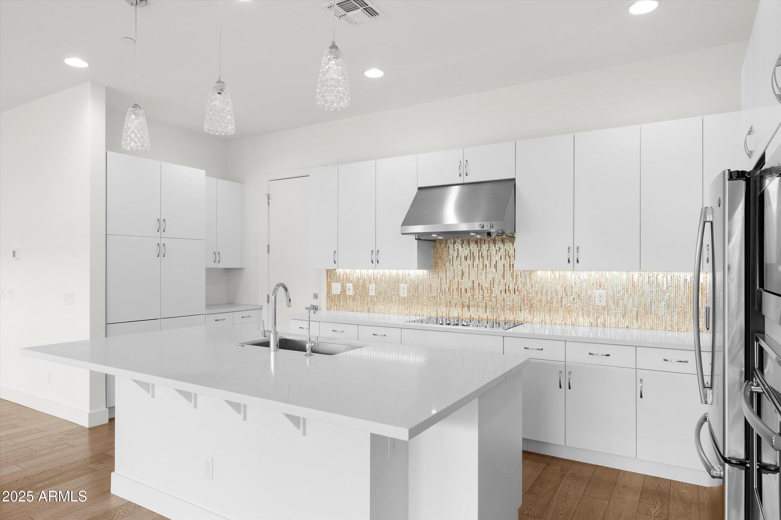 6924 E LYRA Drive