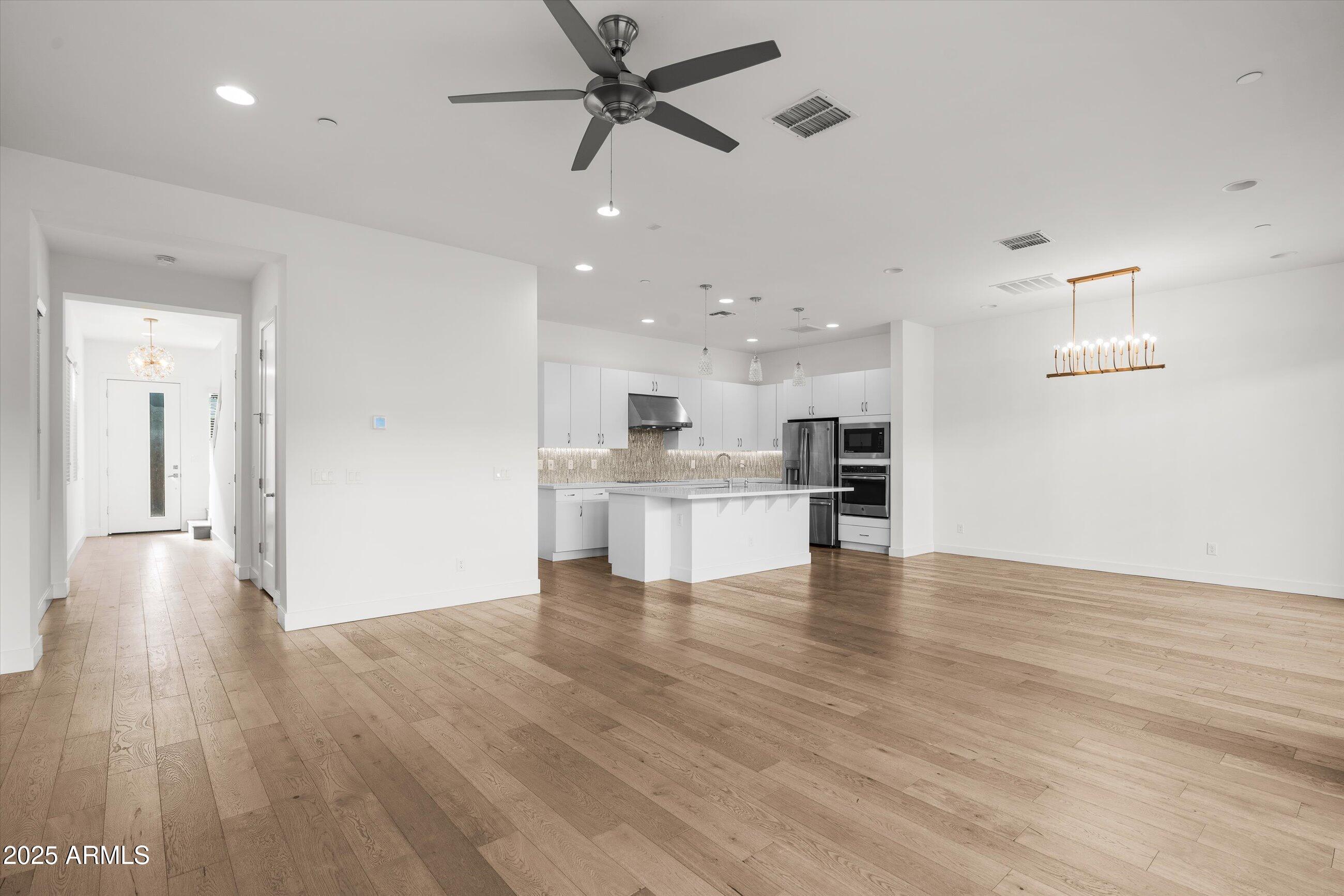 6924 E LYRA Drive
