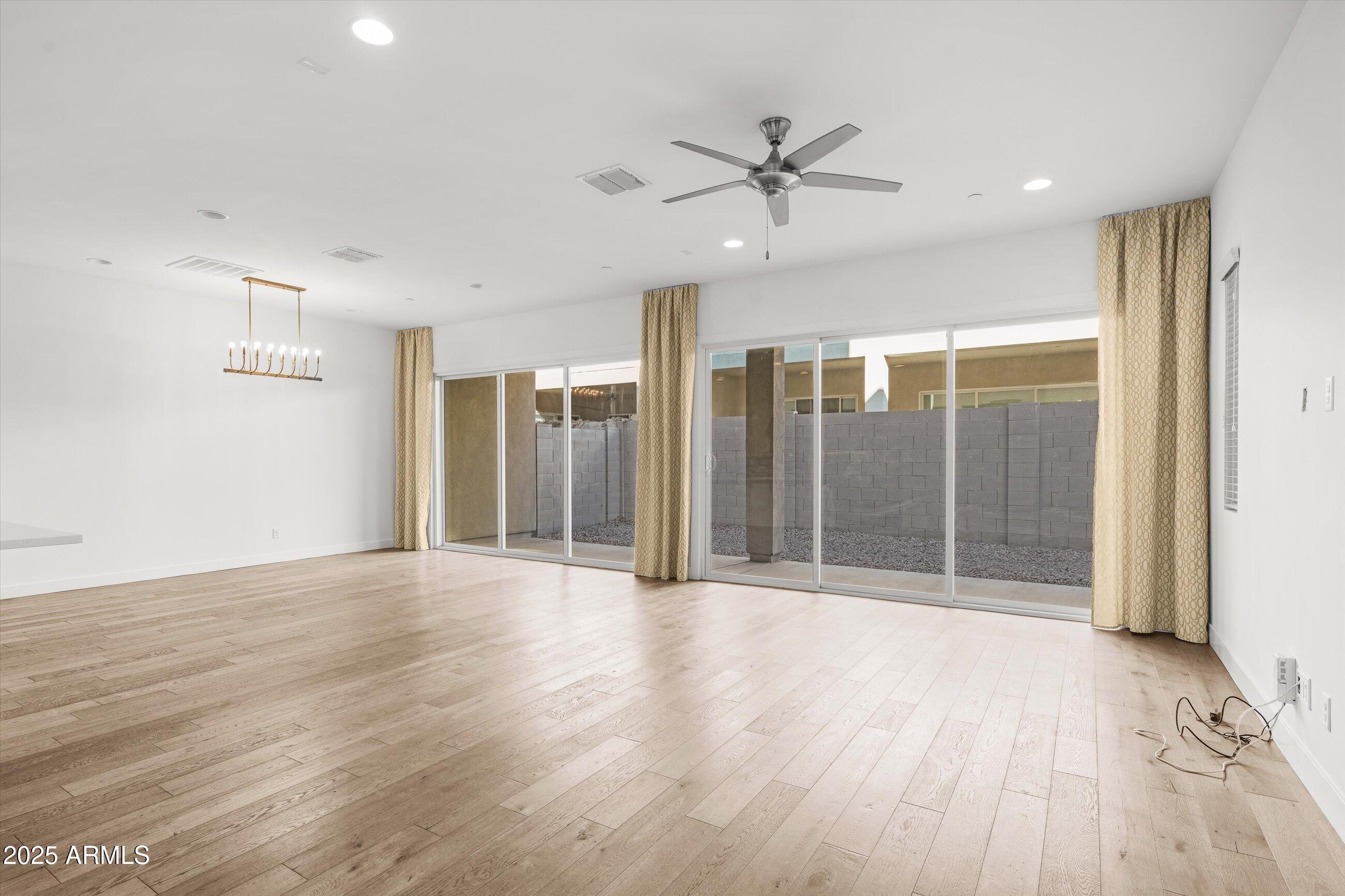 6924 E LYRA Drive