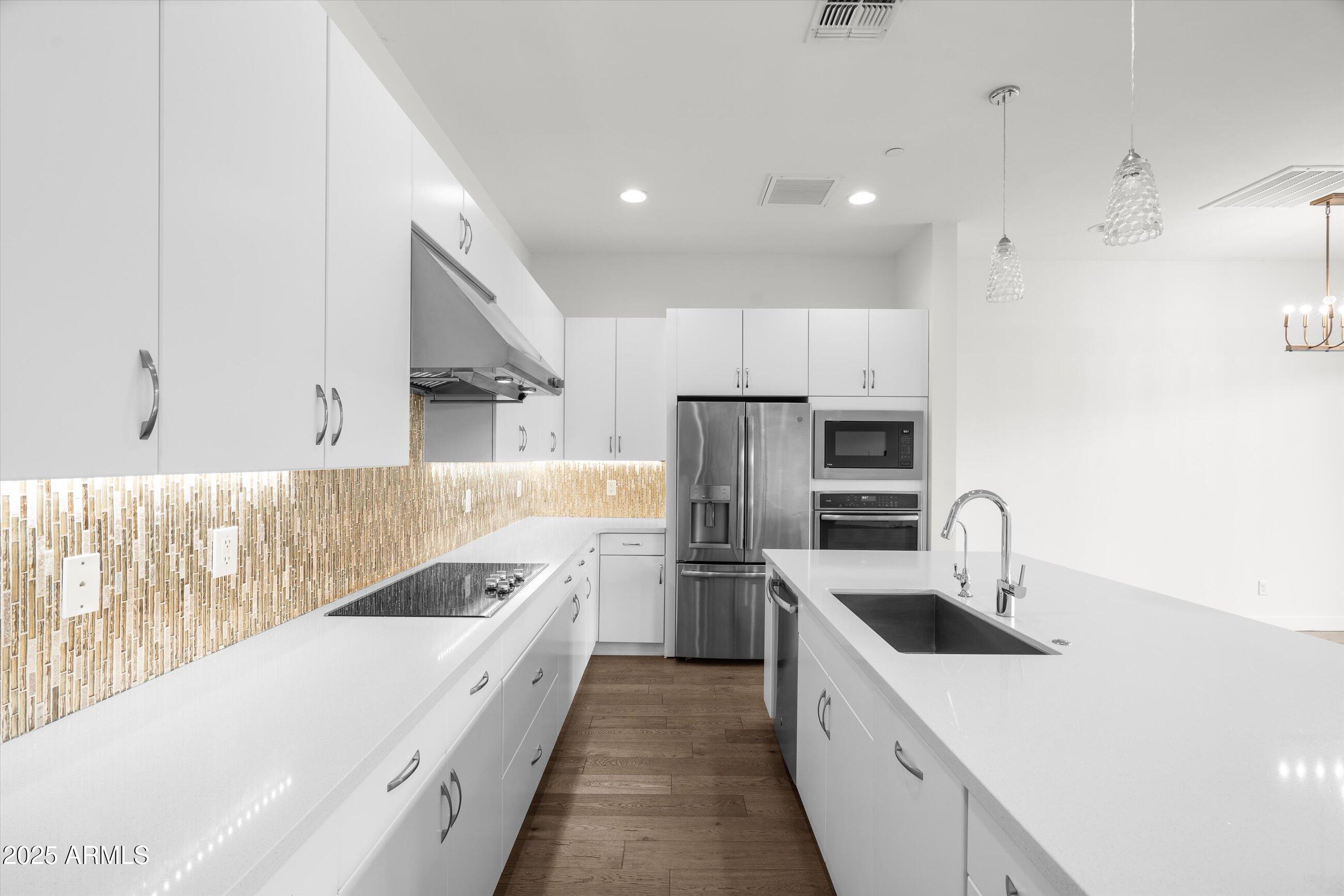 6924 E LYRA Drive
