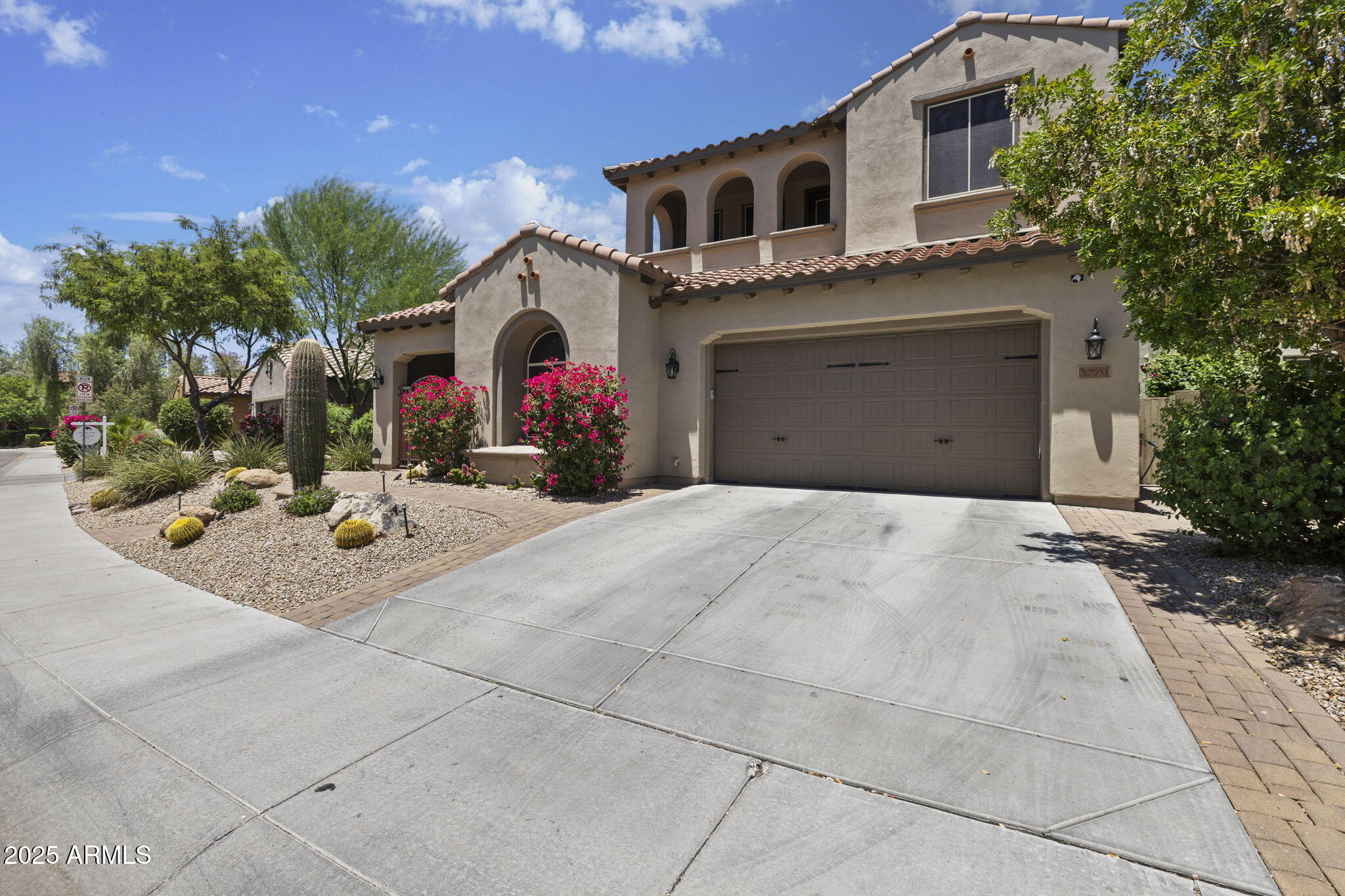 3770 E RINGTAIL Way
