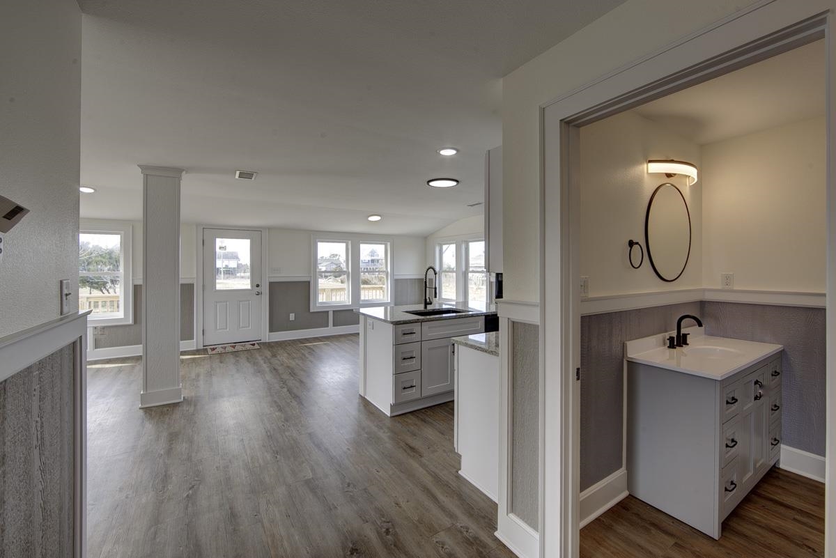 57212 Waltham Lane