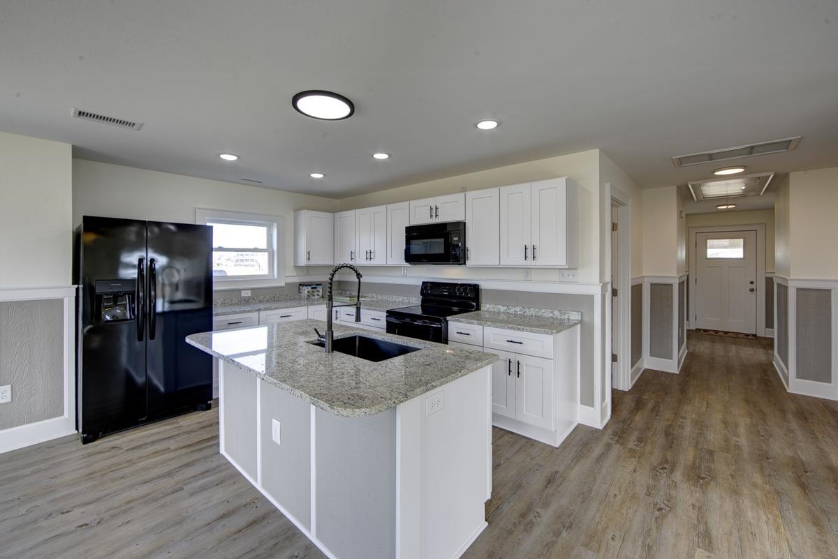 57212 Waltham Lane