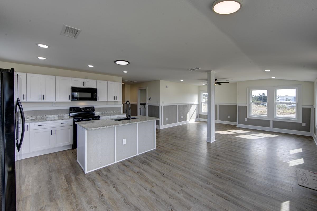 57212 Waltham Lane