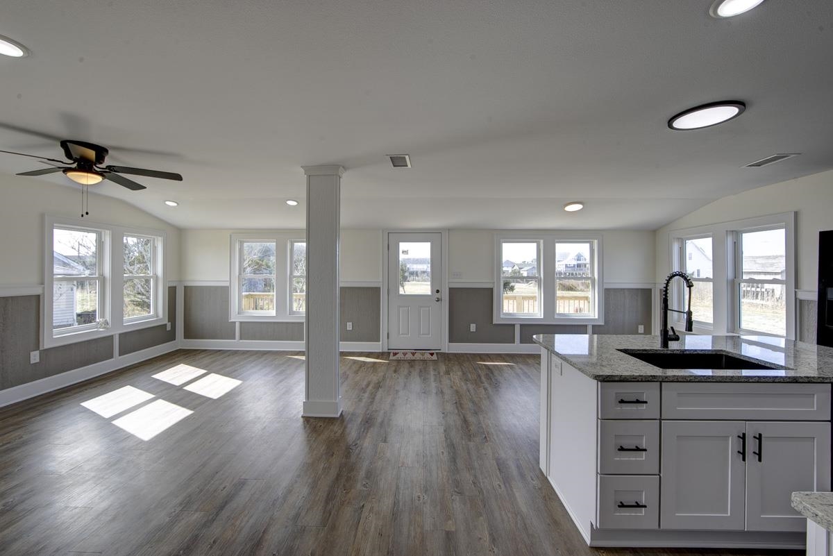 57212 Waltham Lane