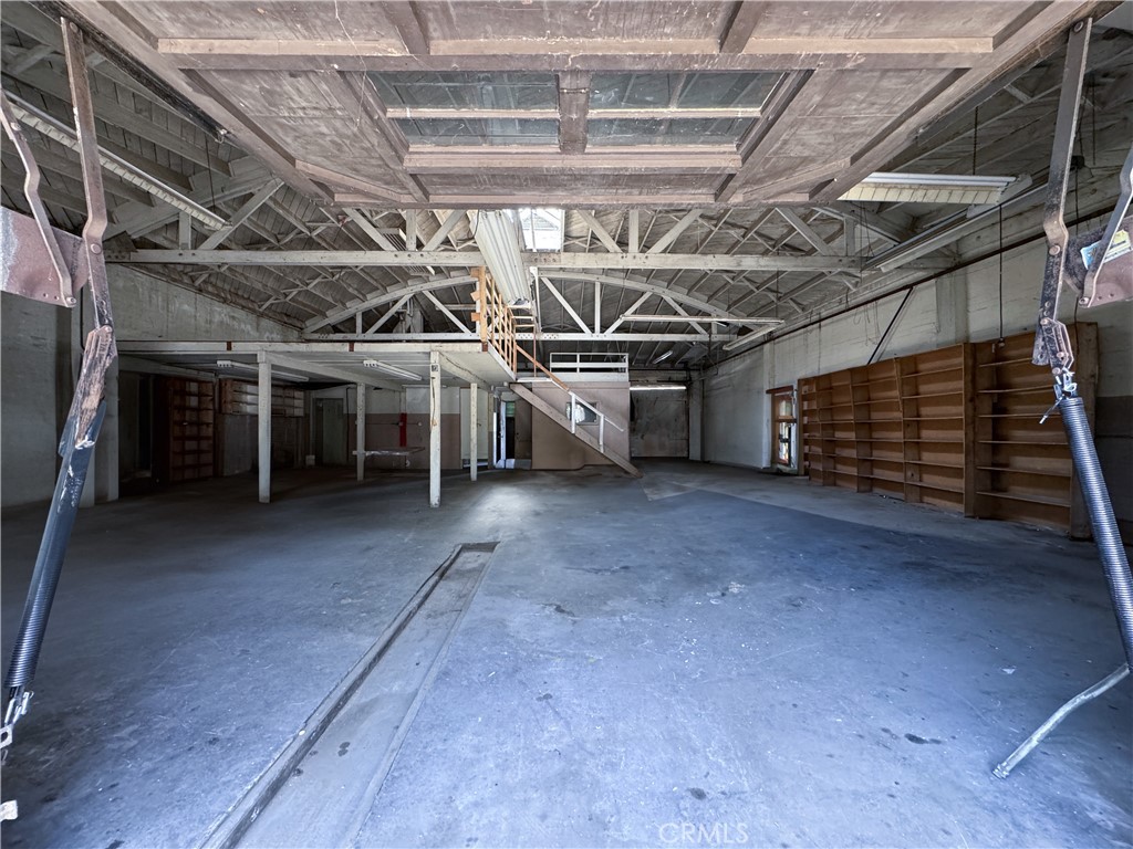 1117 E Redondo