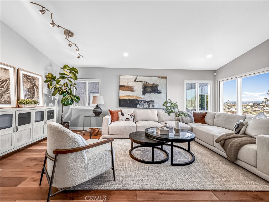 7313 S Earldom Avenue