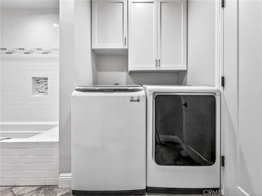 7313 S Earldom Avenue