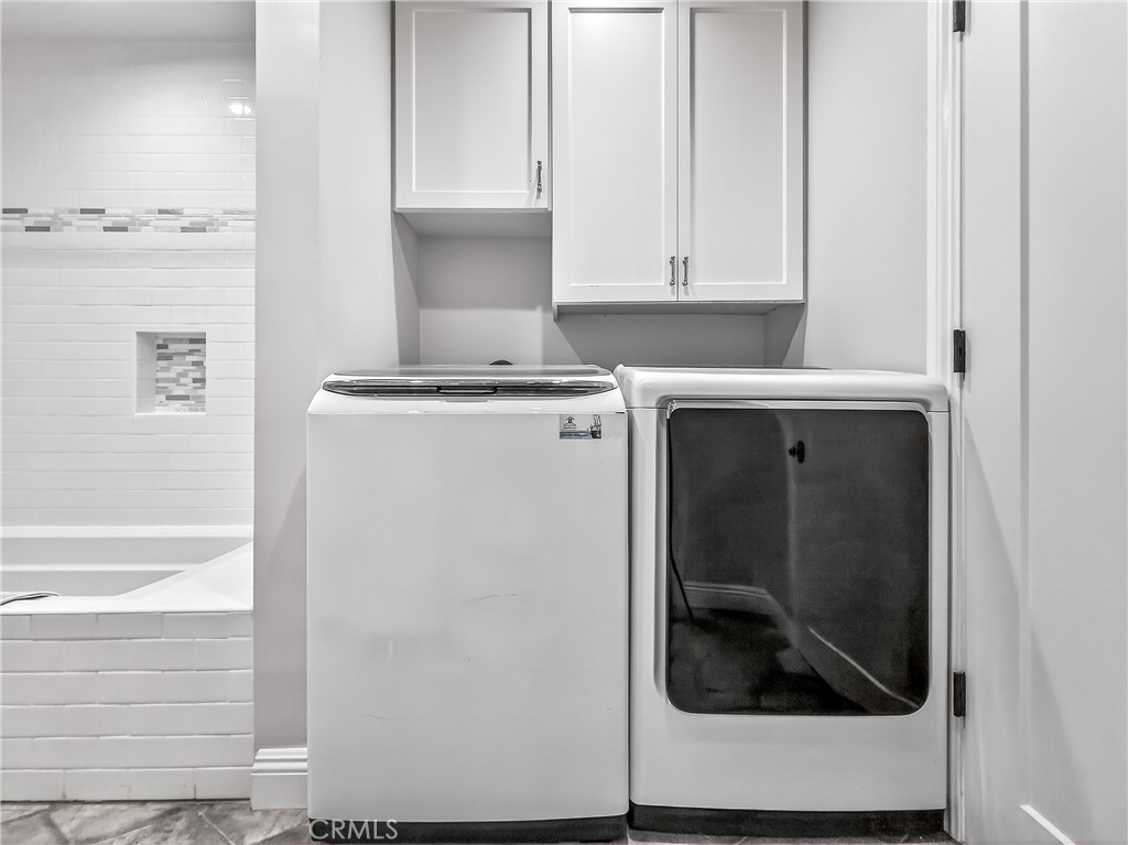 7313 S Earldom Avenue