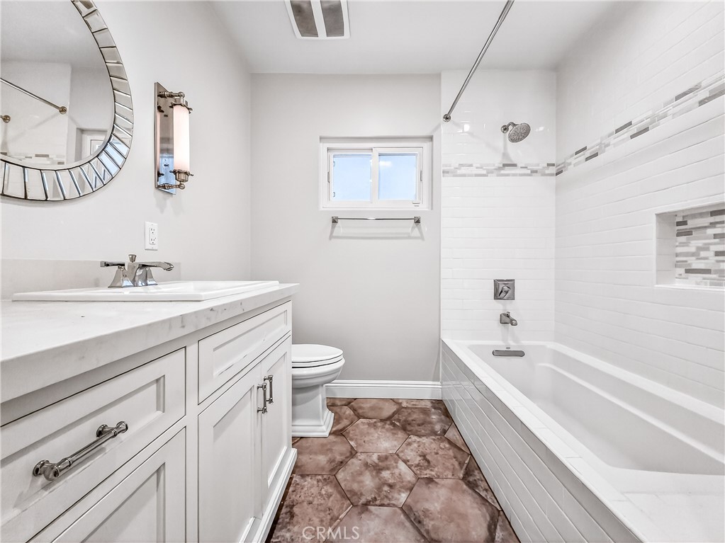 7313 S Earldom Avenue