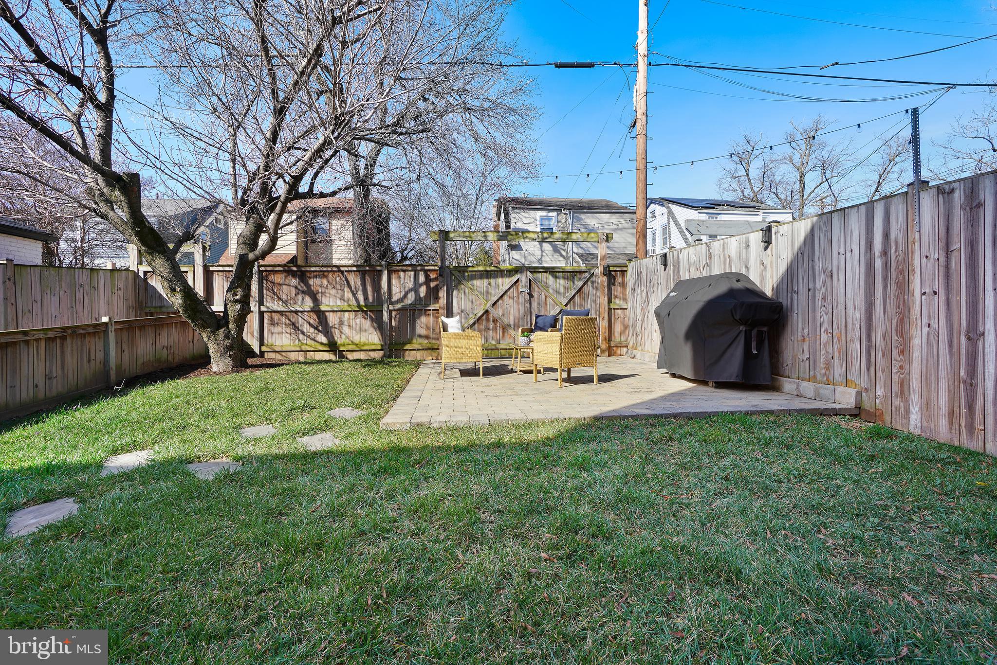 4214 12th Pl NE