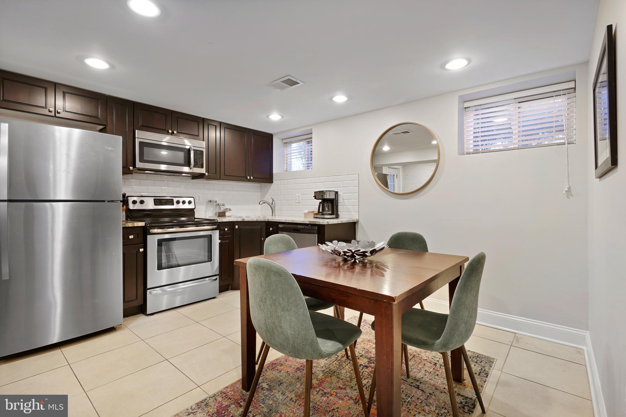 4214 12th Pl NE