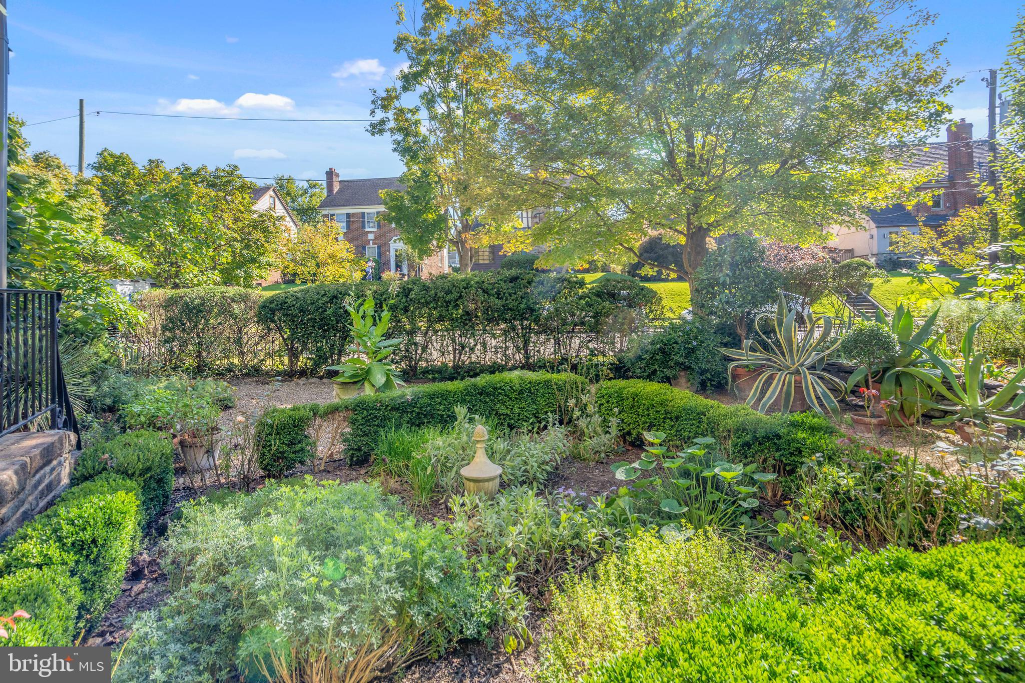 7520 Morningside Dr NW