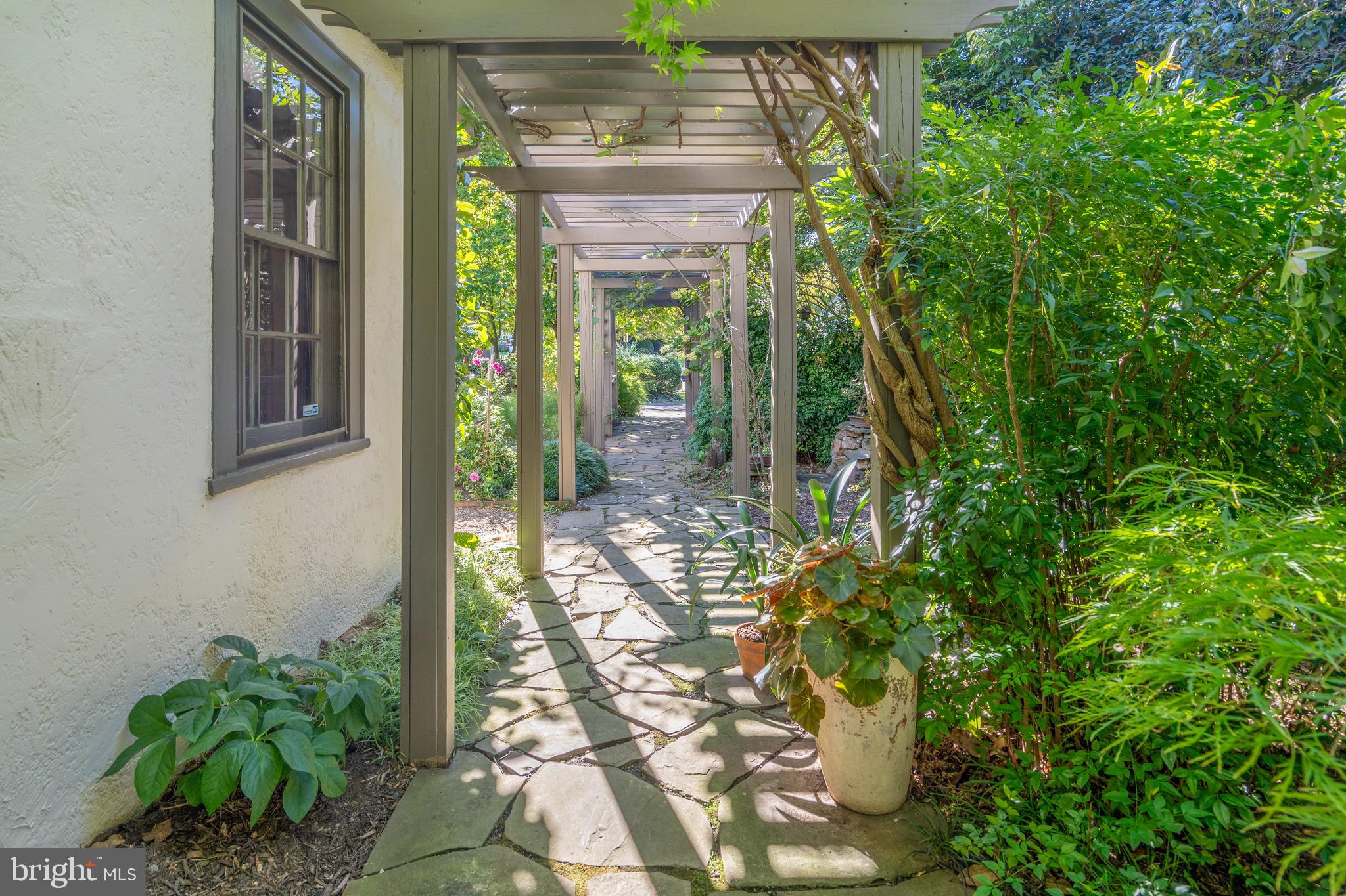 7520 Morningside Dr NW