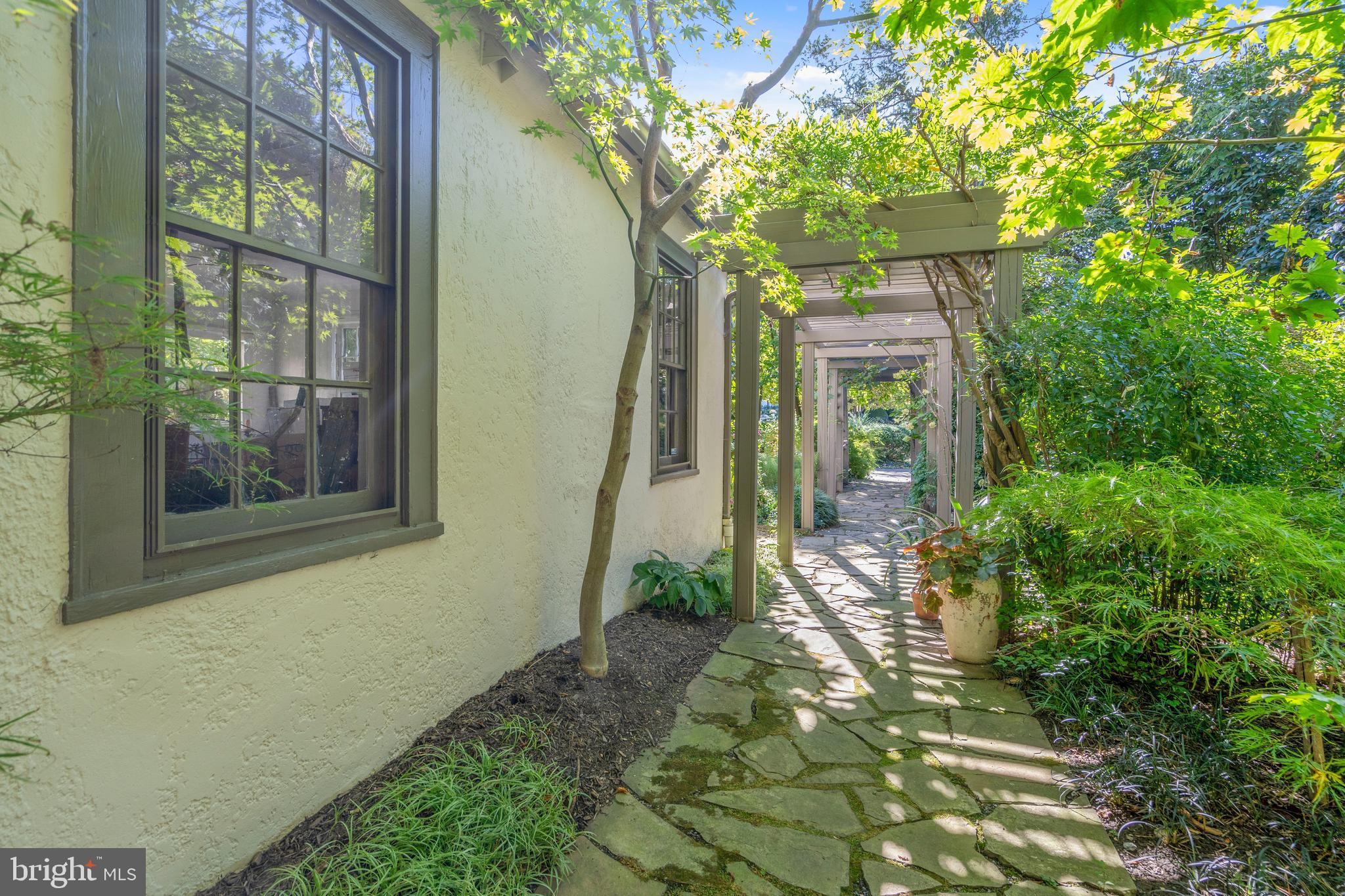 7520 Morningside Dr NW