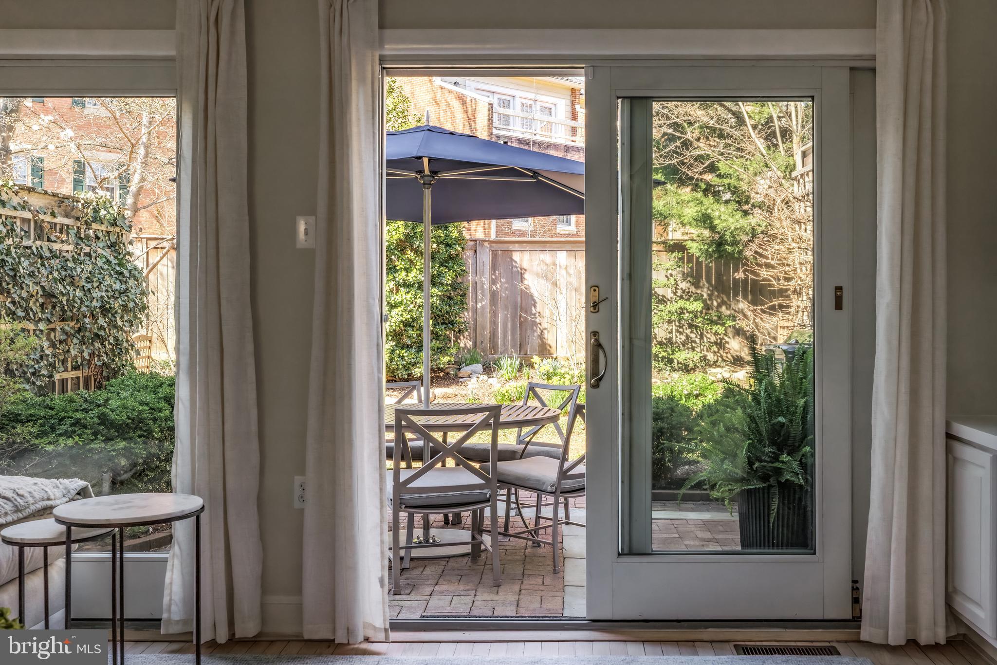 4331 Embassy Park Dr NW