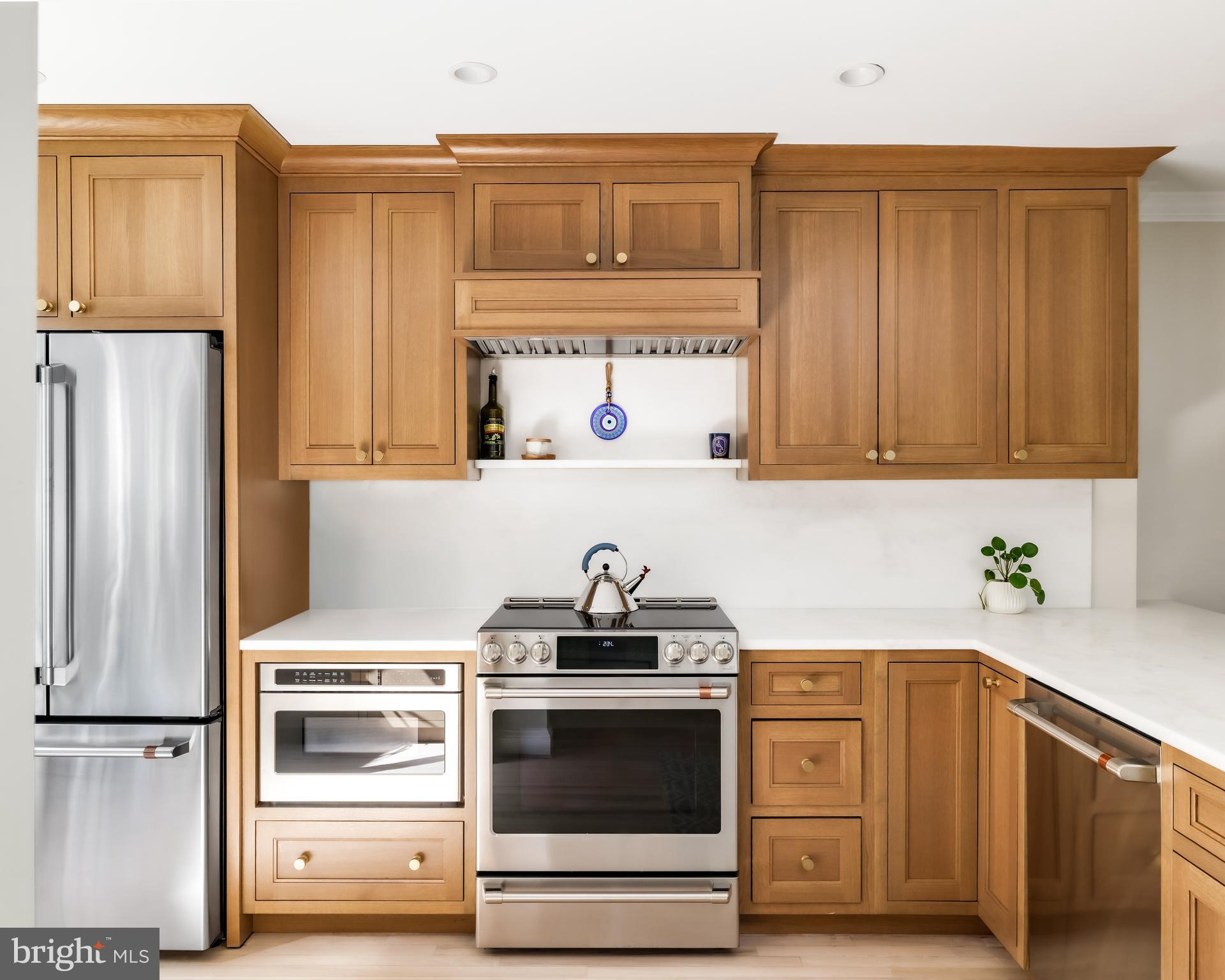 4331 Embassy Park Dr NW