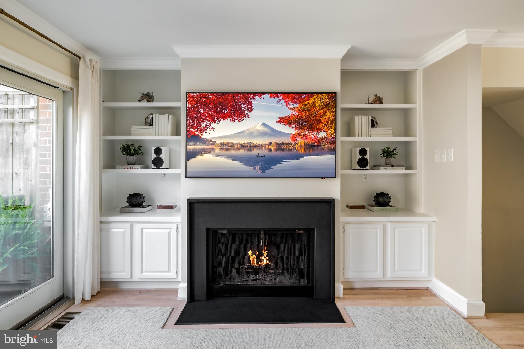 4331 Embassy Park Dr NW