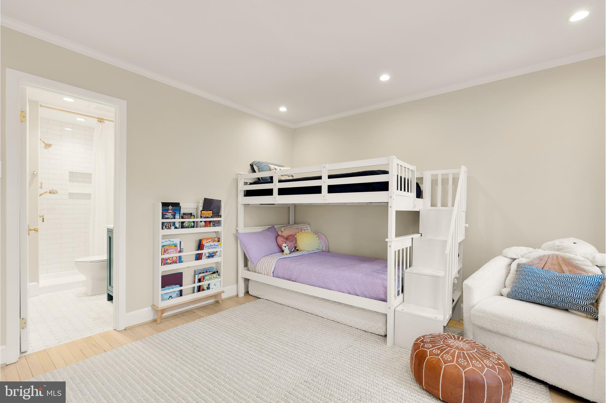 4331 Embassy Park Dr NW