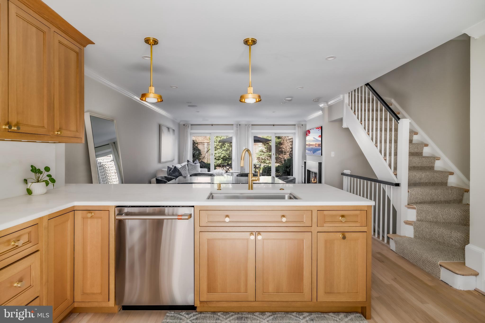 4331 Embassy Park Dr NW