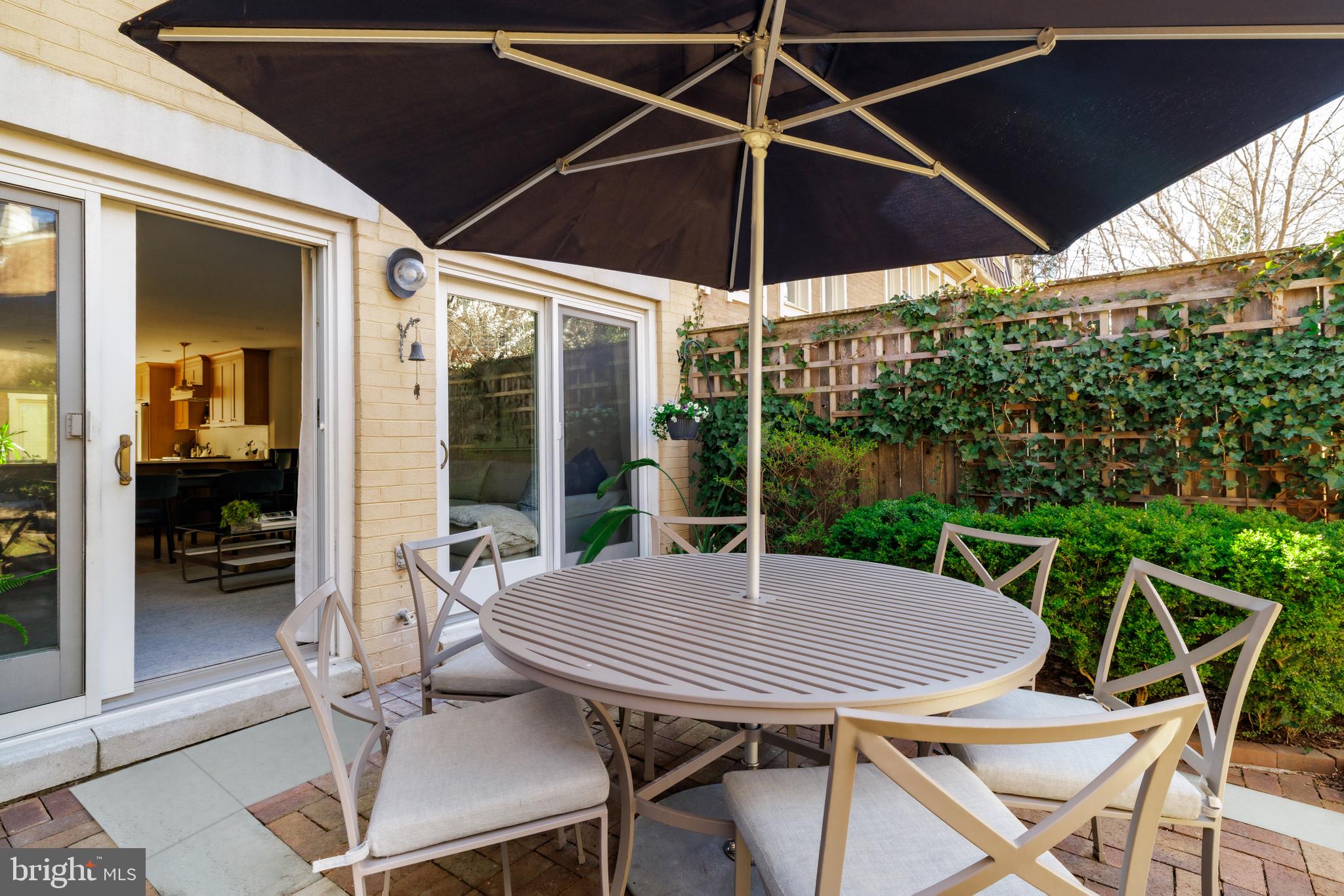 4331 Embassy Park Dr NW