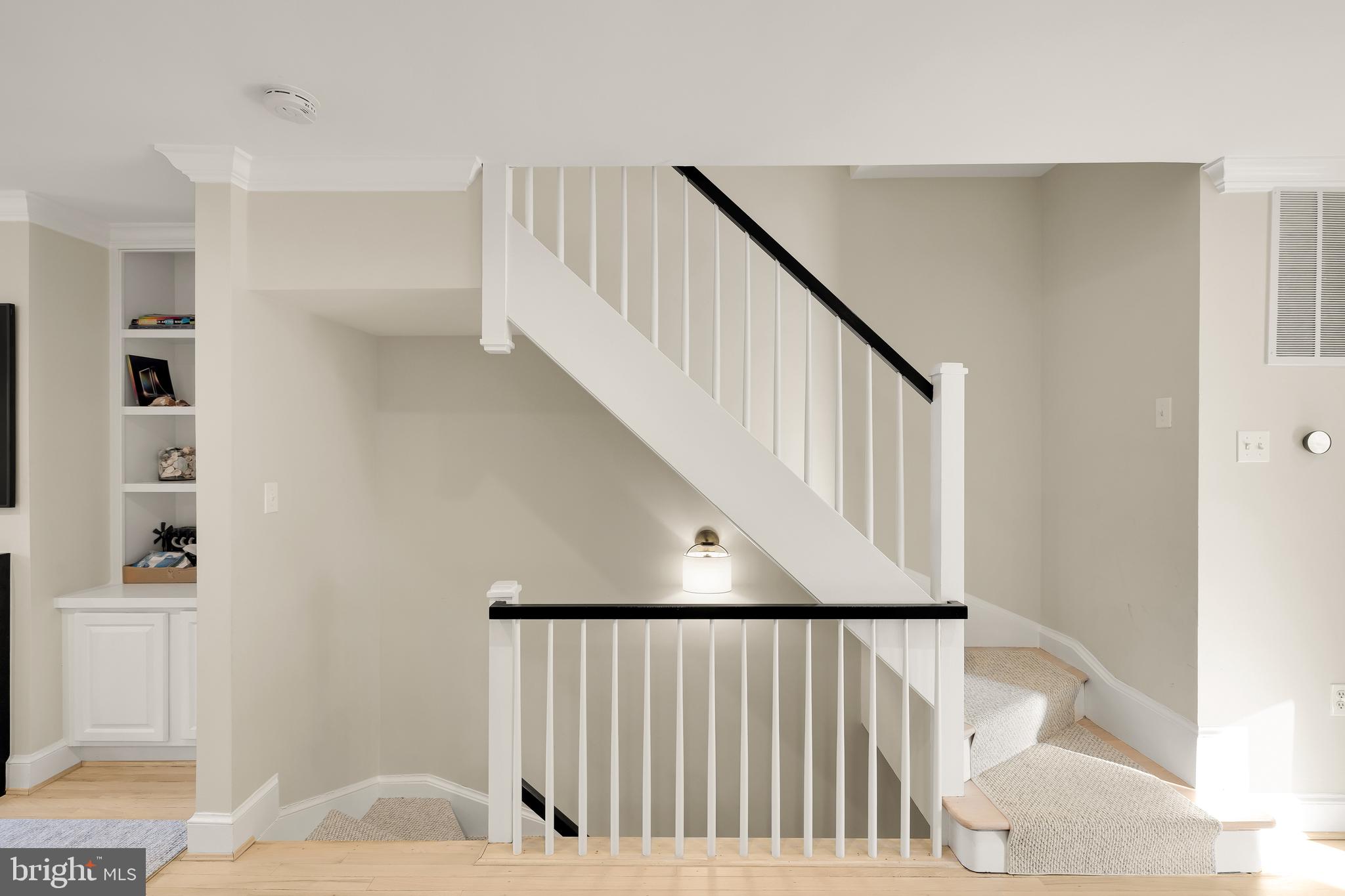 4331 Embassy Park Dr NW