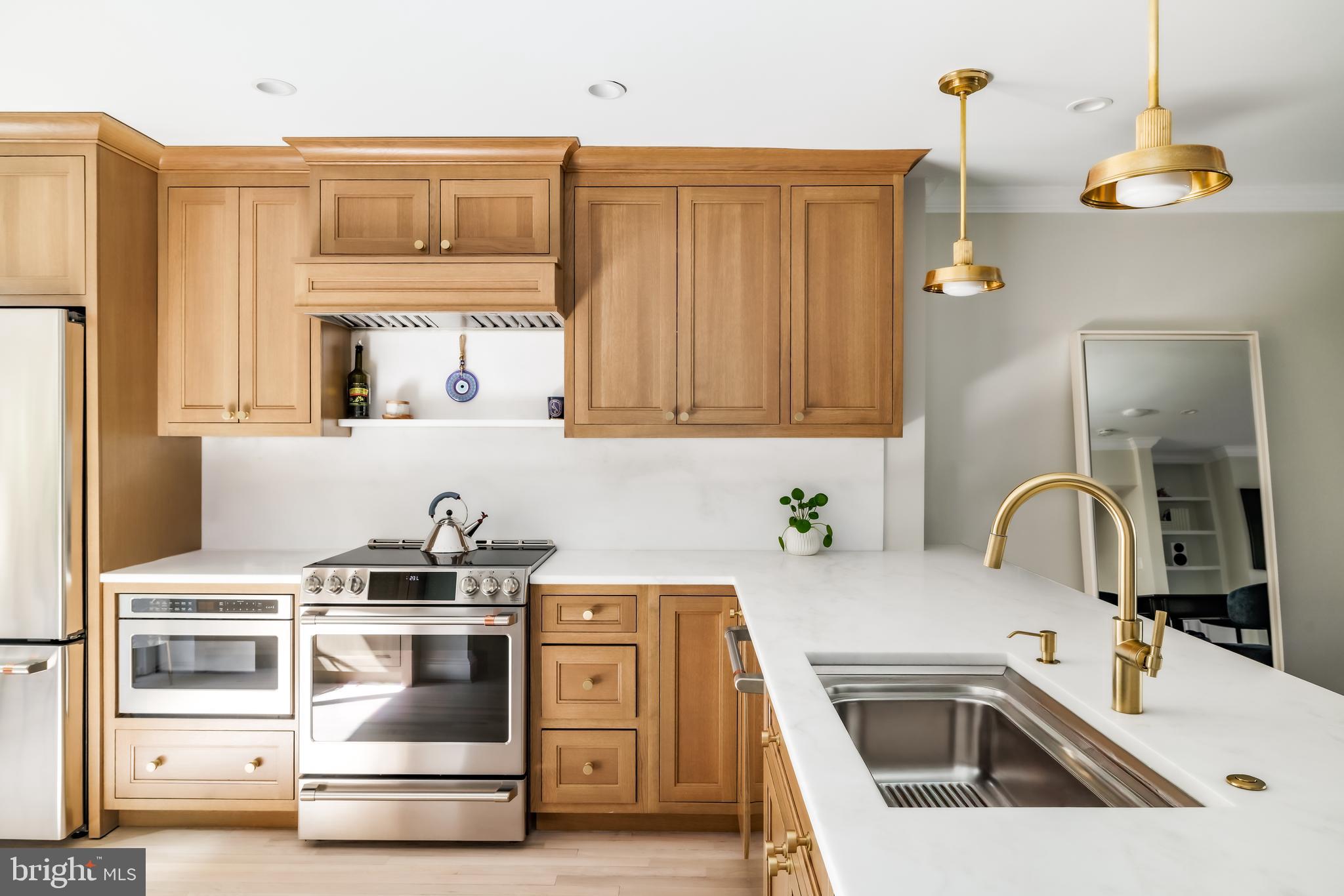 4331 Embassy Park Dr NW