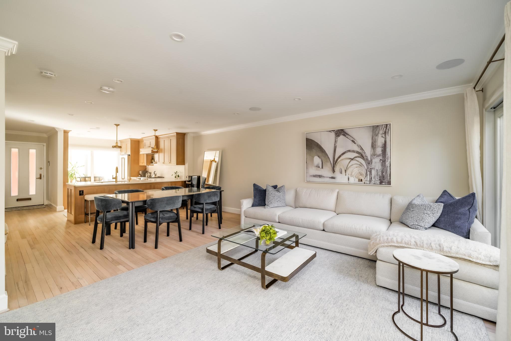 4331 Embassy Park Dr NW