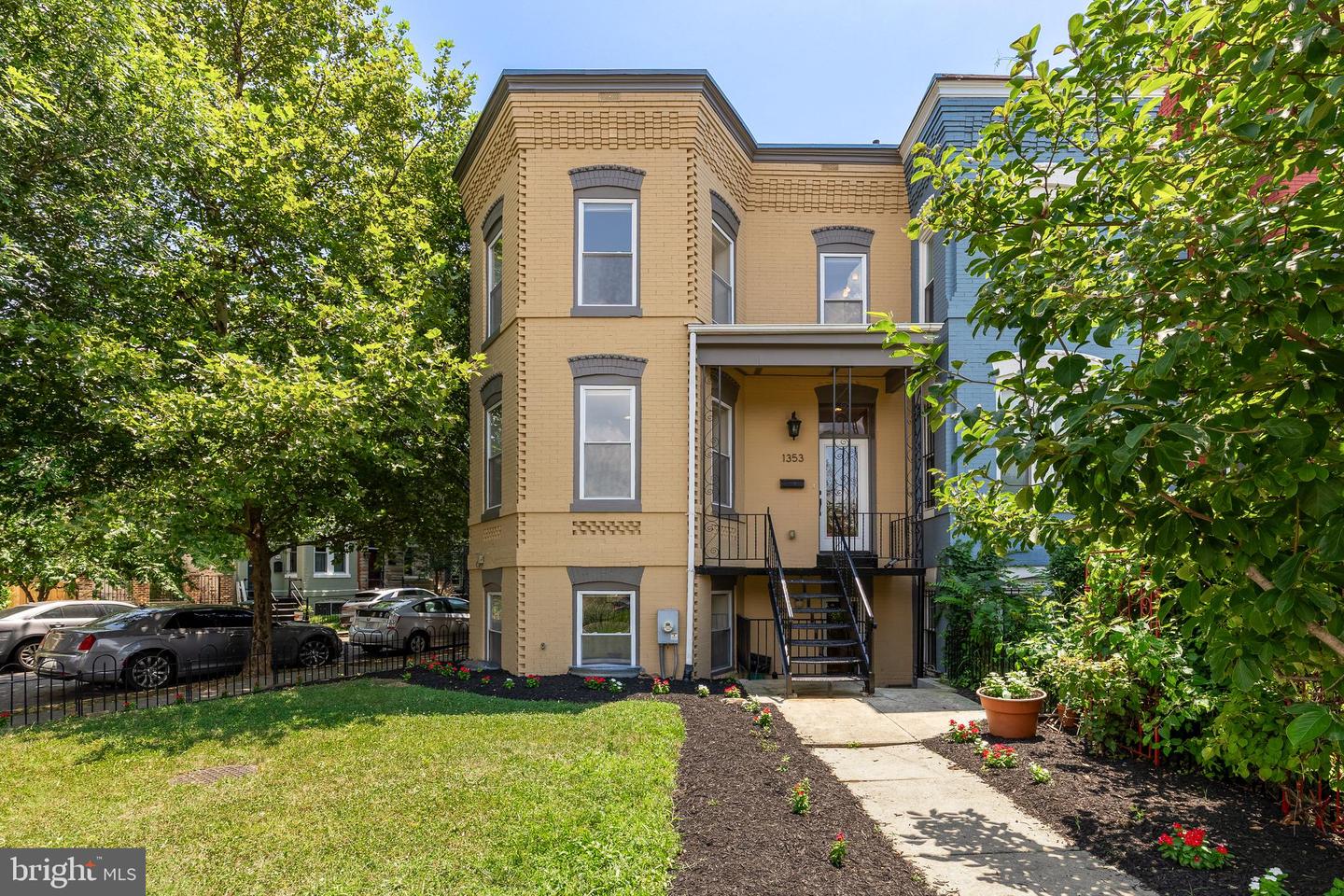 1353 Maryland Ave NE