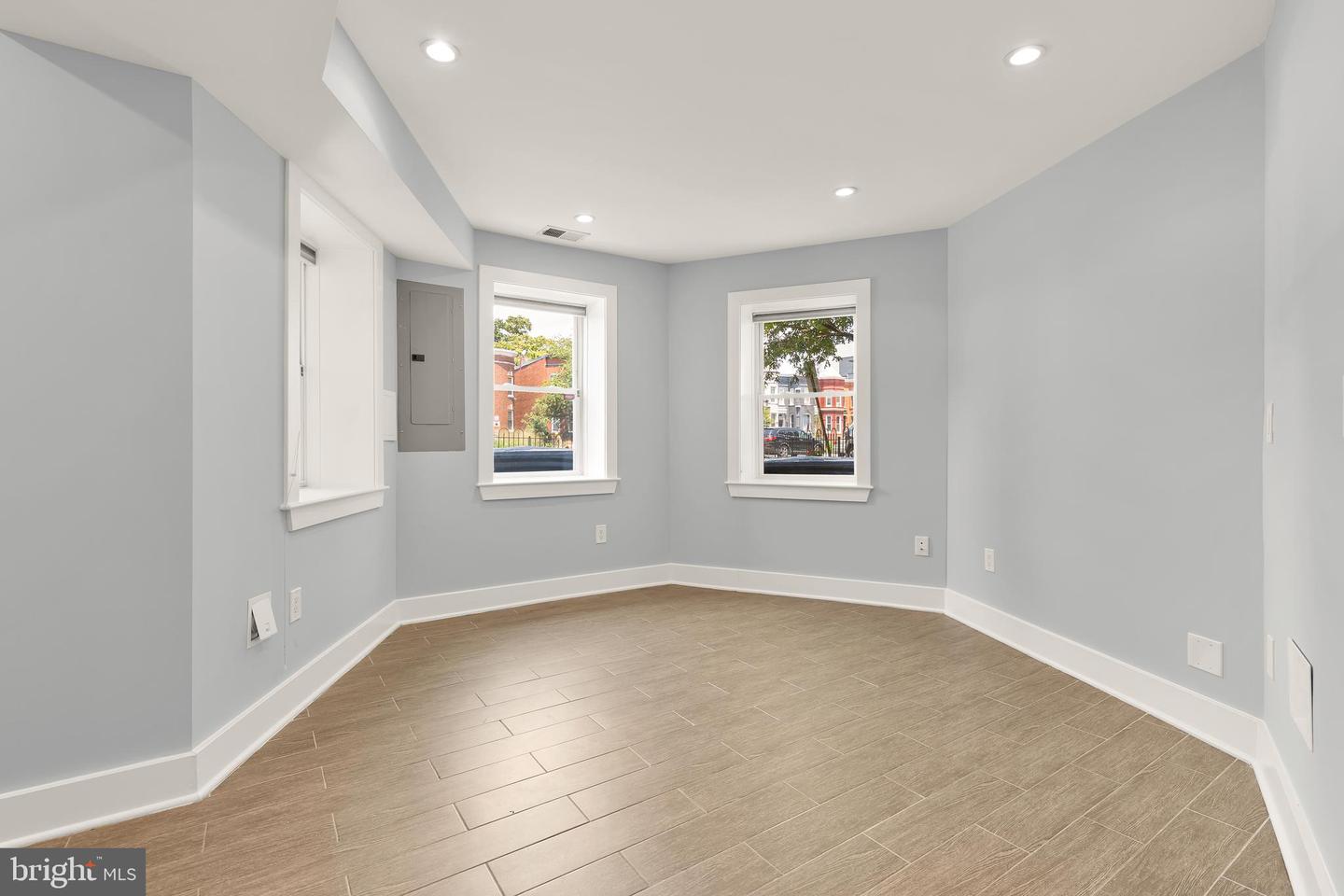 1353 Maryland Ave NE
