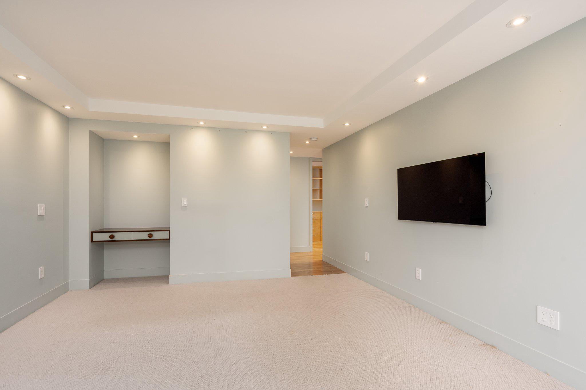 4200 NW MASSACHUSETTS AVENUE NW Unit: 313