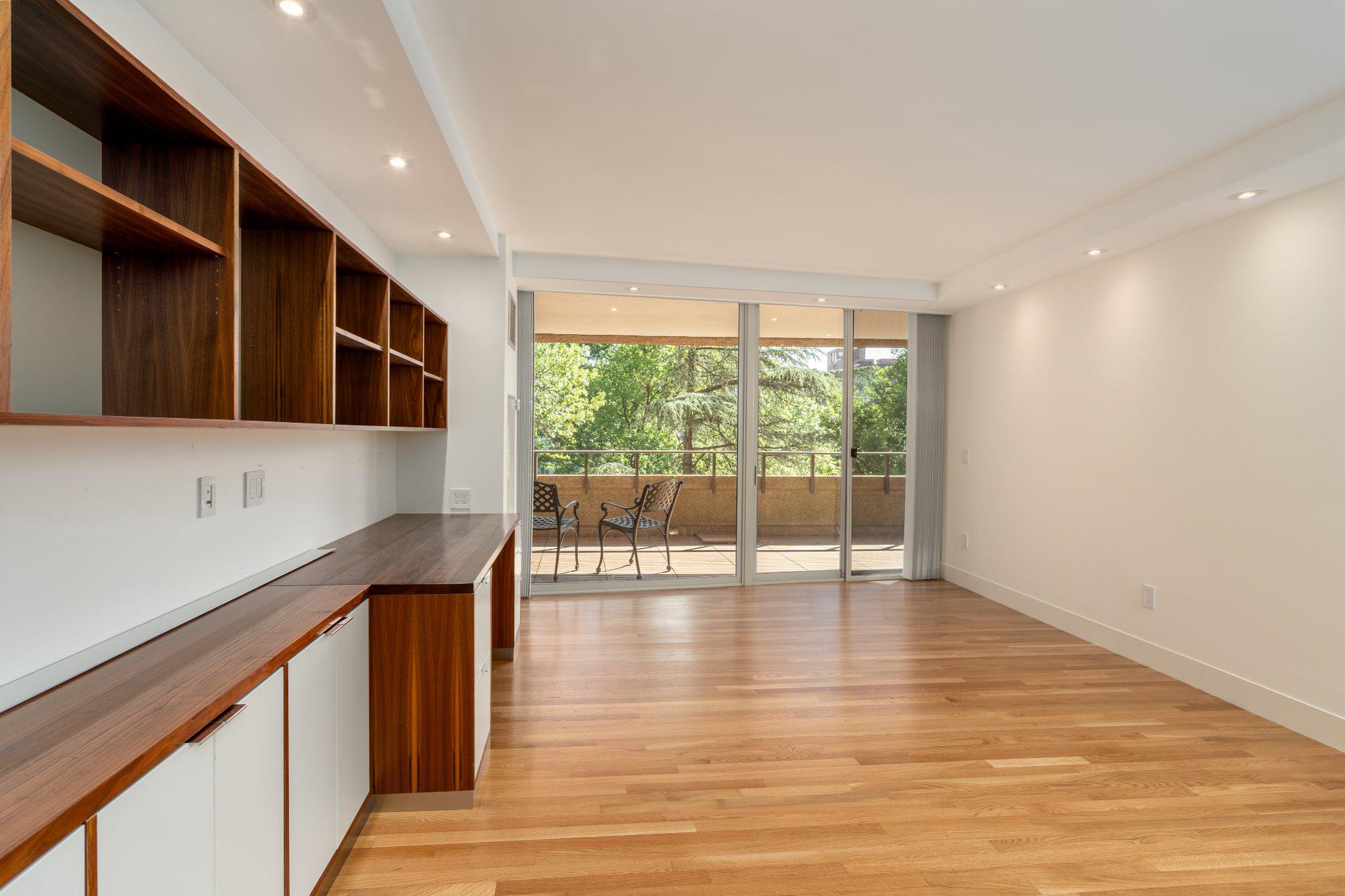 4200 NW MASSACHUSETTS AVENUE NW Unit: 313