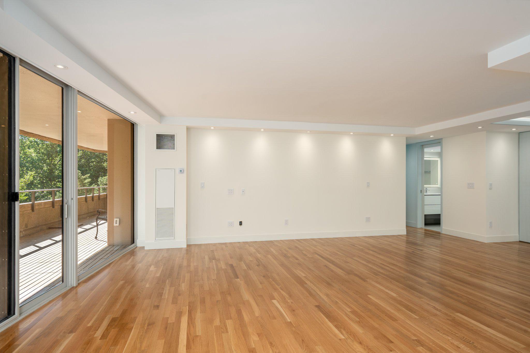 4200 NW MASSACHUSETTS AVENUE NW Unit: 313