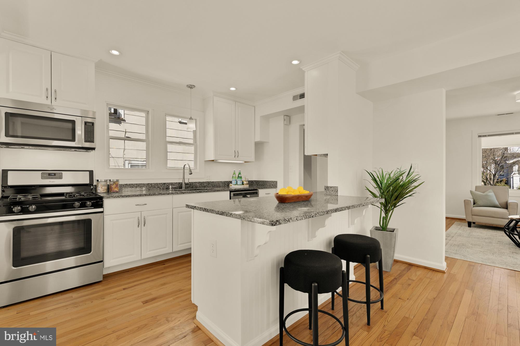 2425 PERRY STREET NE