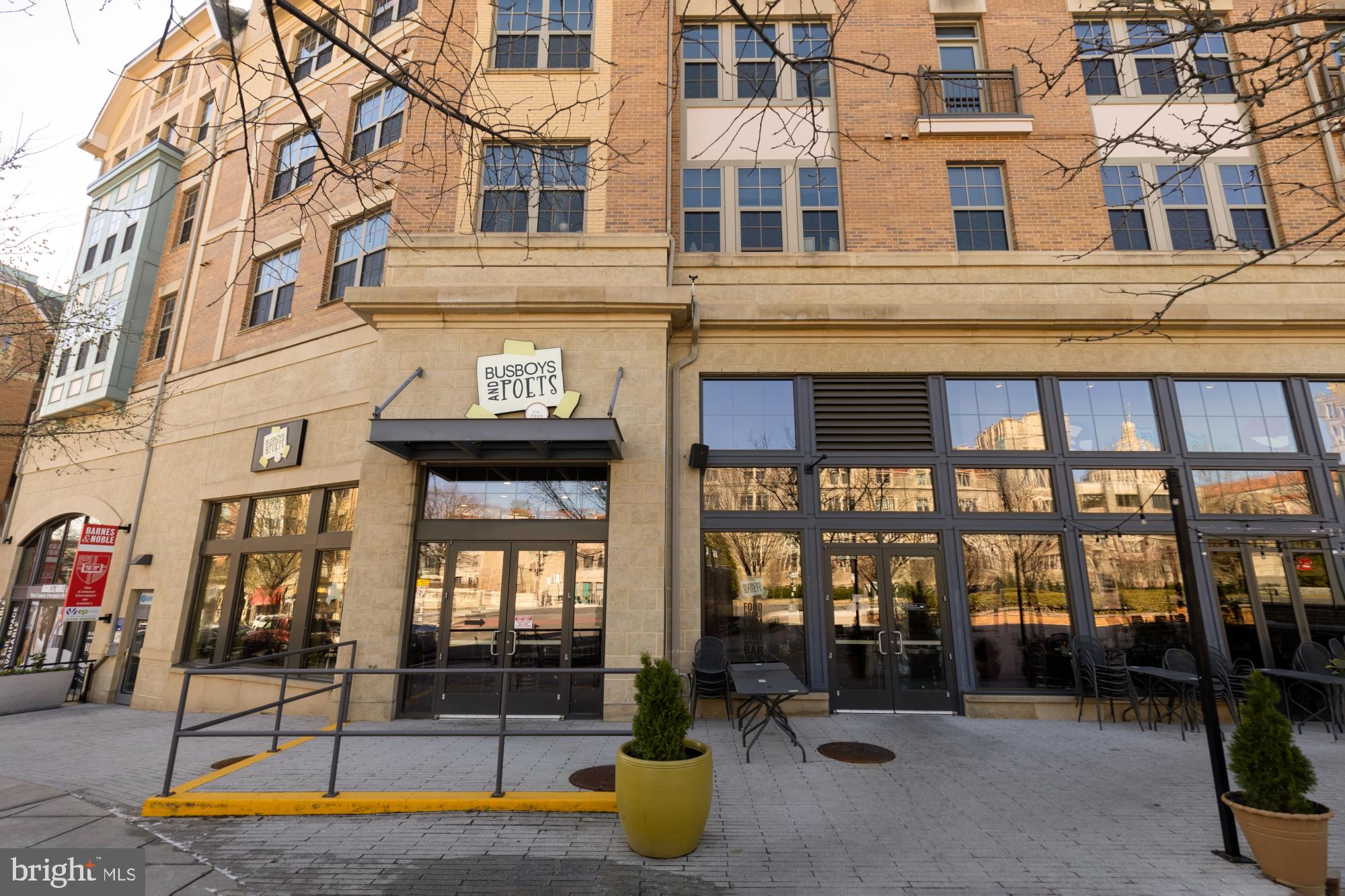 2425 PERRY STREET NE