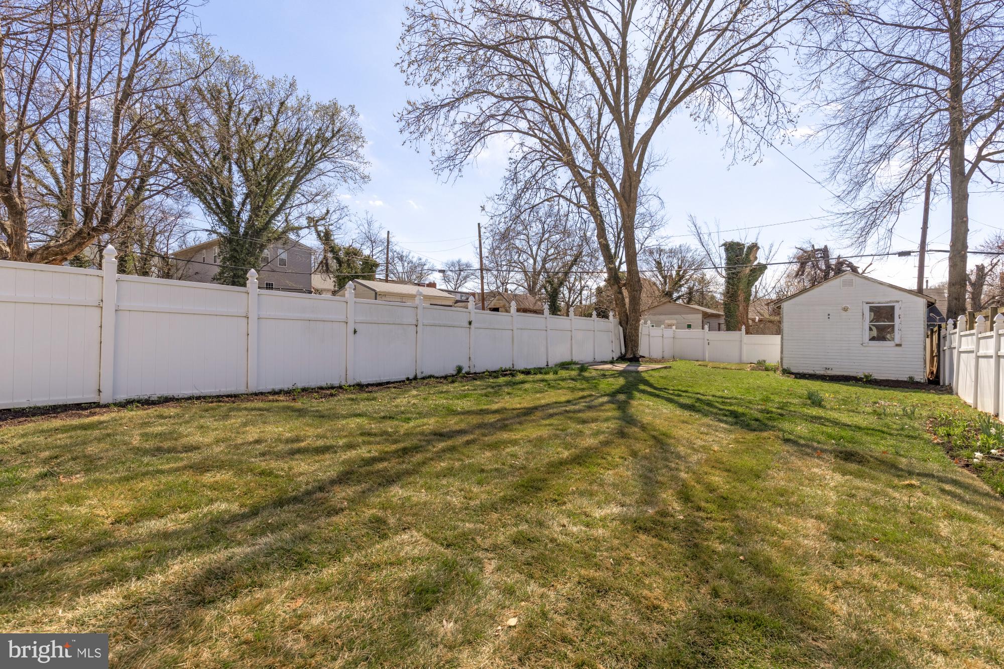 2425 PERRY STREET NE