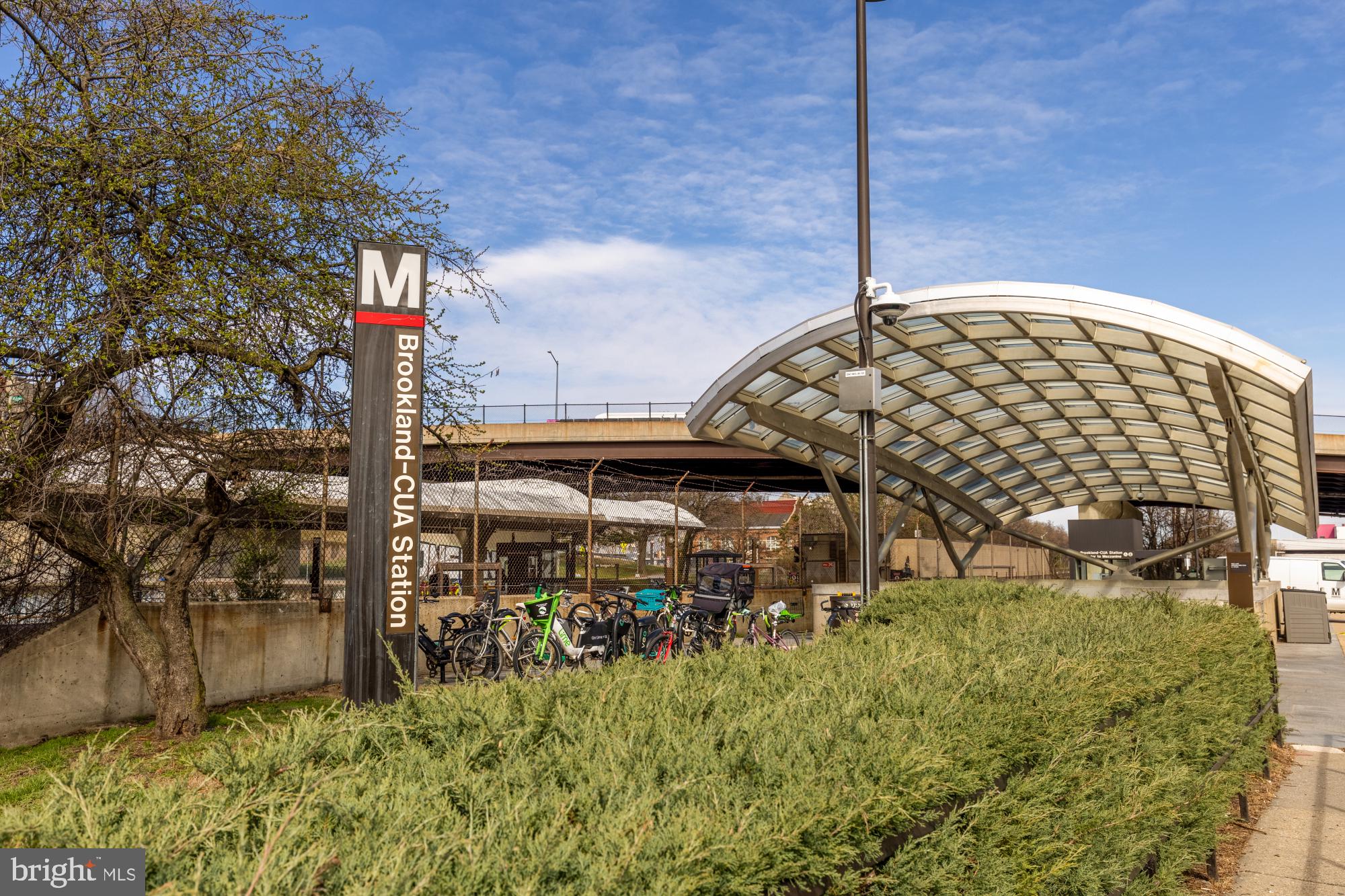 2425 PERRY STREET NE