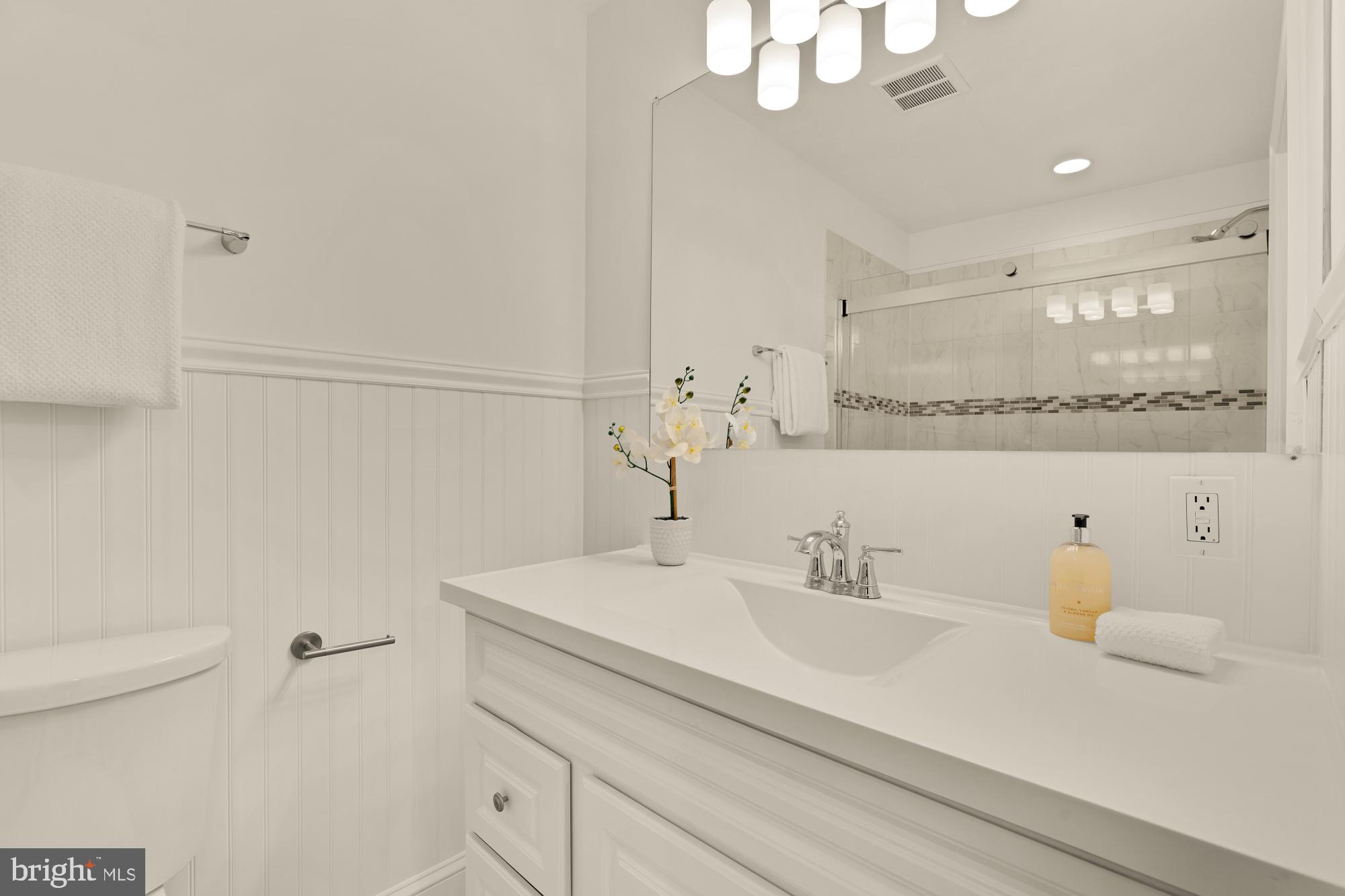 2425 PERRY STREET NE