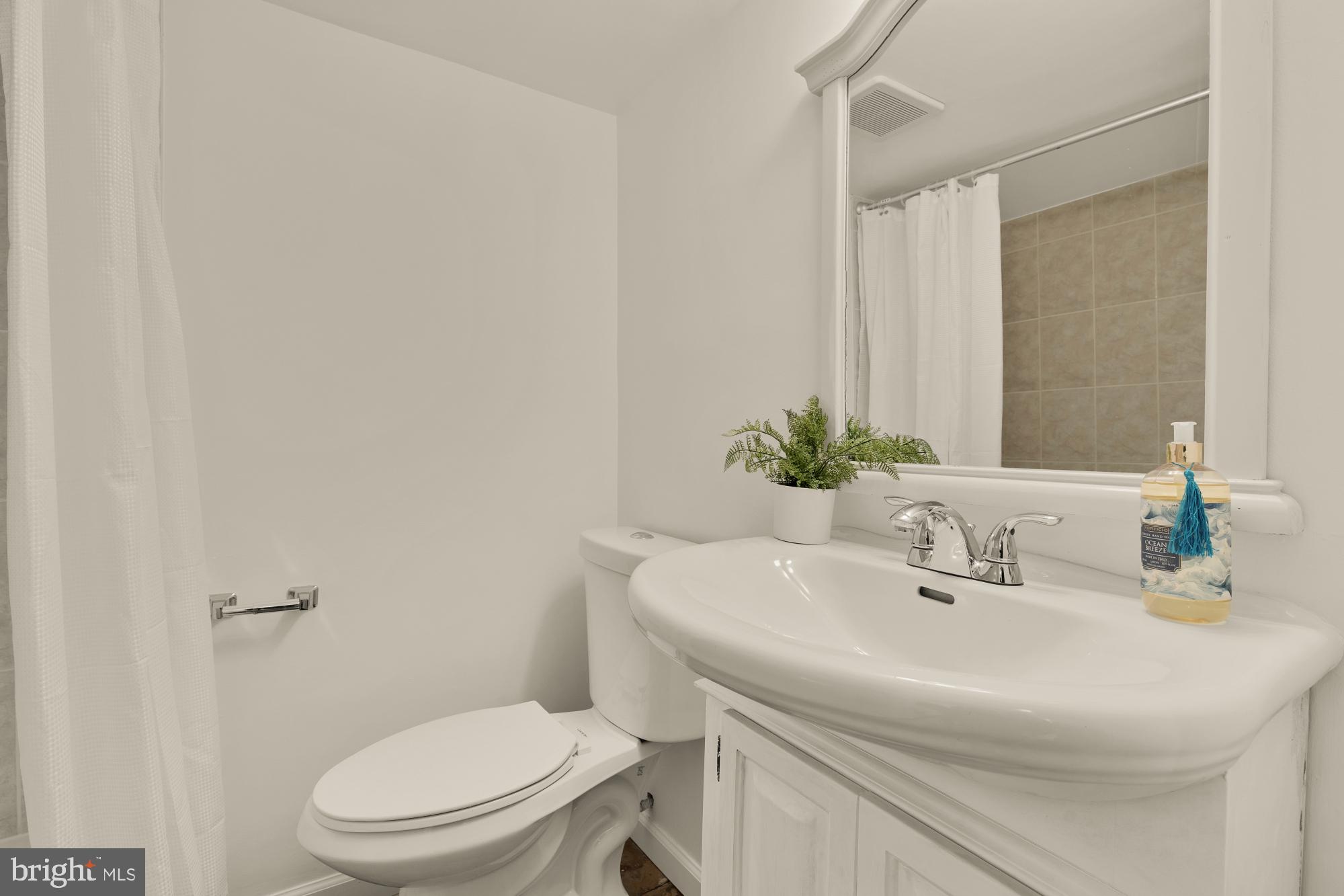 2425 PERRY STREET NE