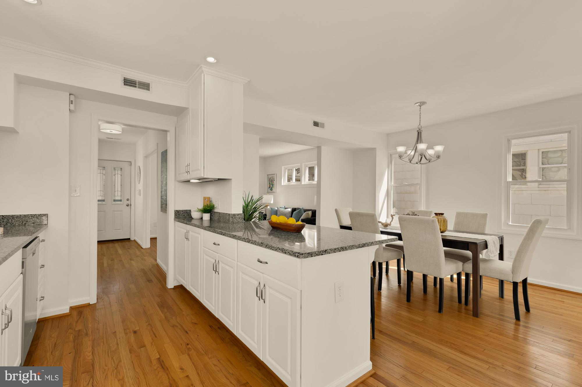 2425 PERRY STREET NE