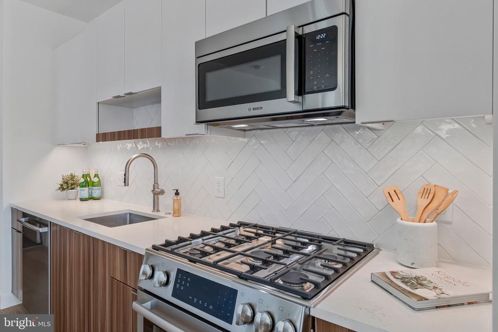 7175 12TH STREET NW 302