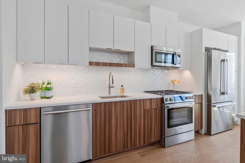 7175 12TH STREET NW 302