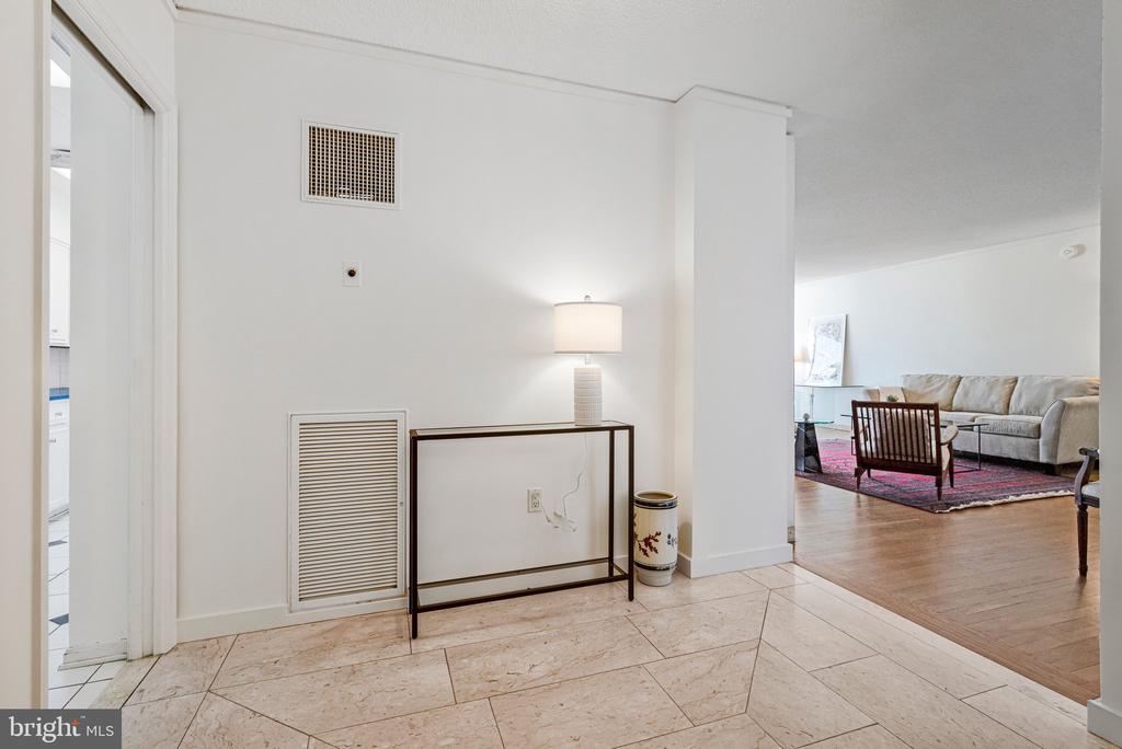 800 25TH STREET NW 1002