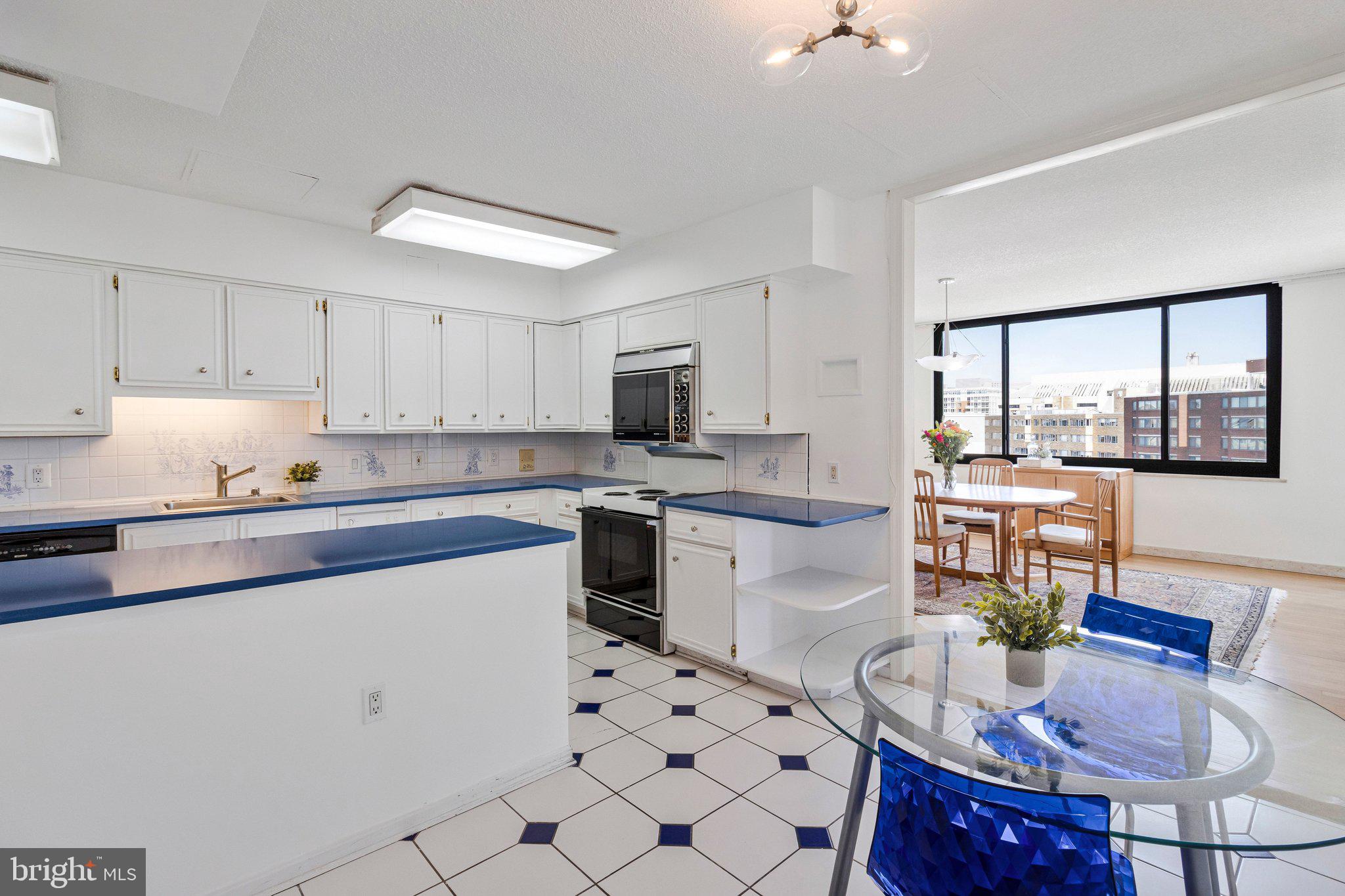 800 25TH STREET NW 1002